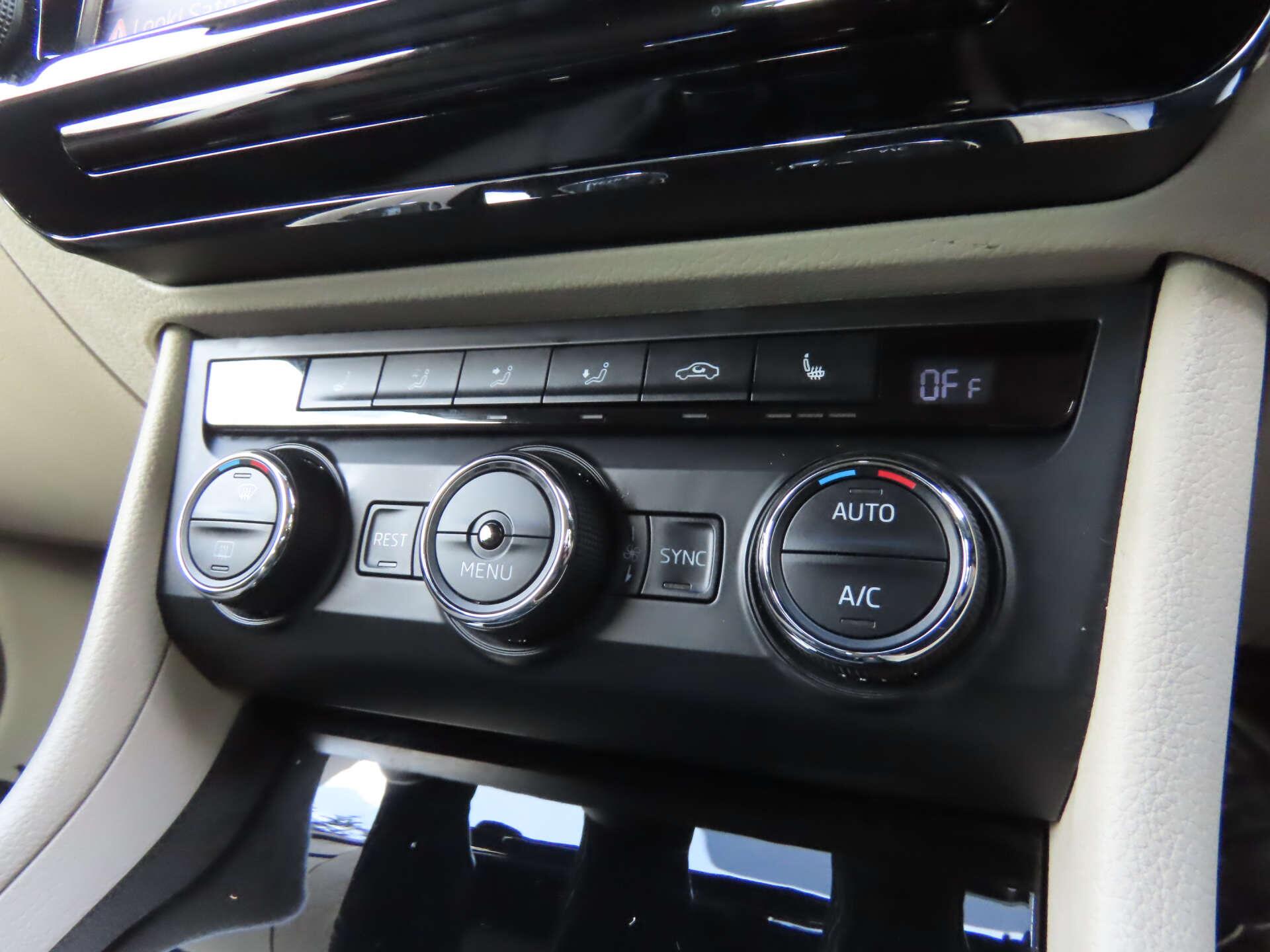 Skoda Superb view 12