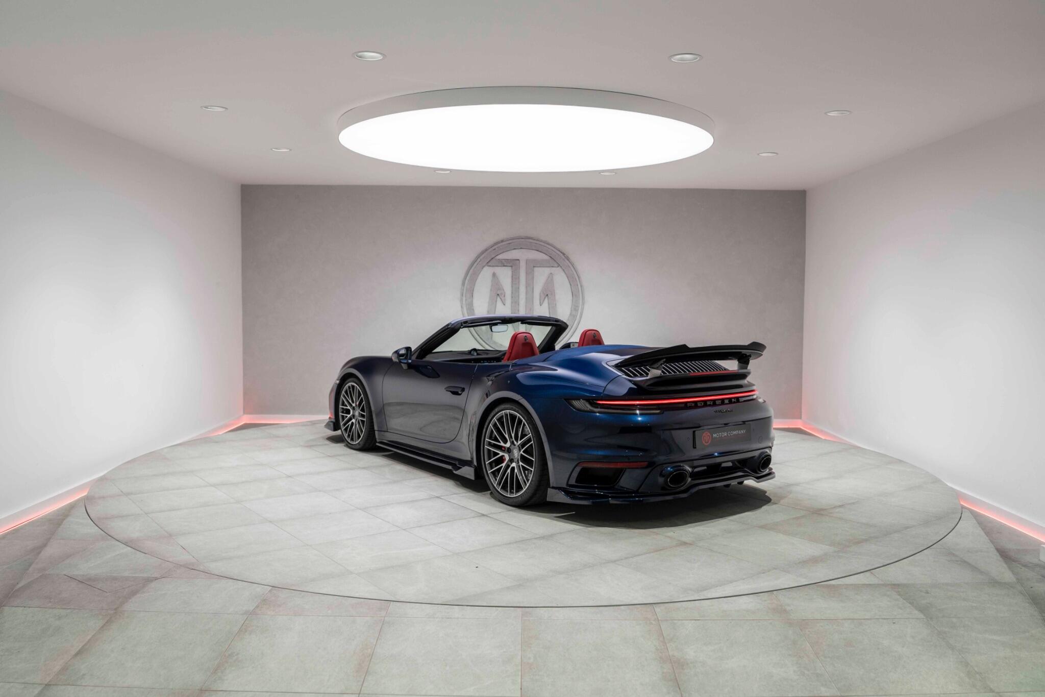 Porsche 911 view 15