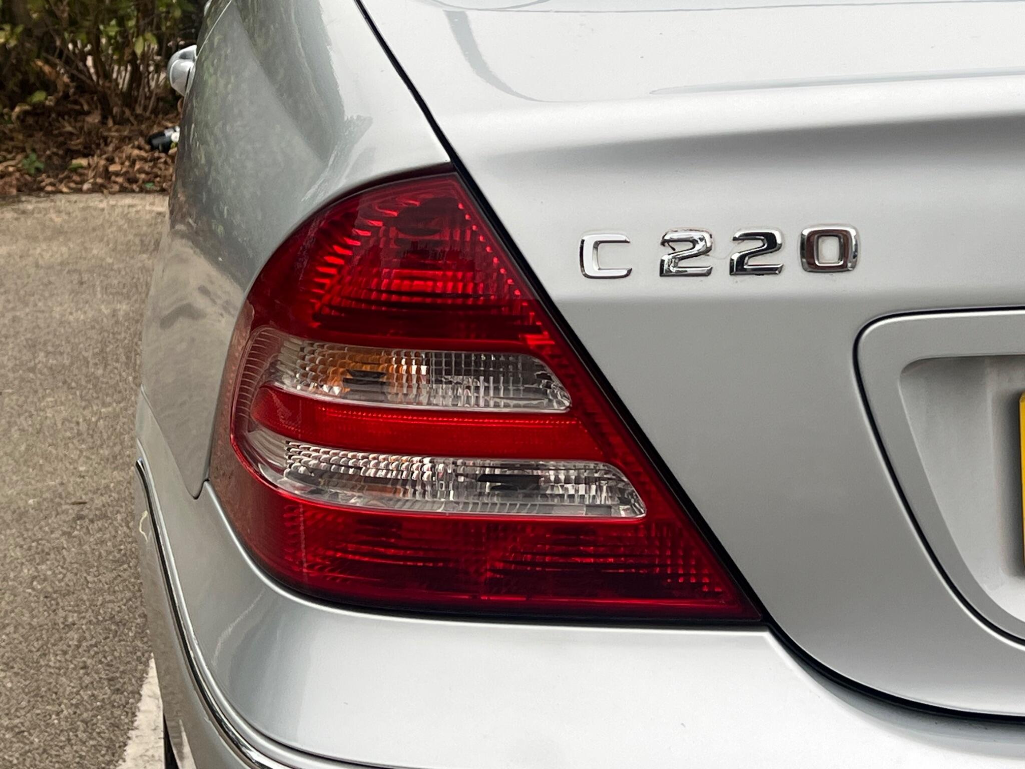 Mercedes-Benz C-Class view 14