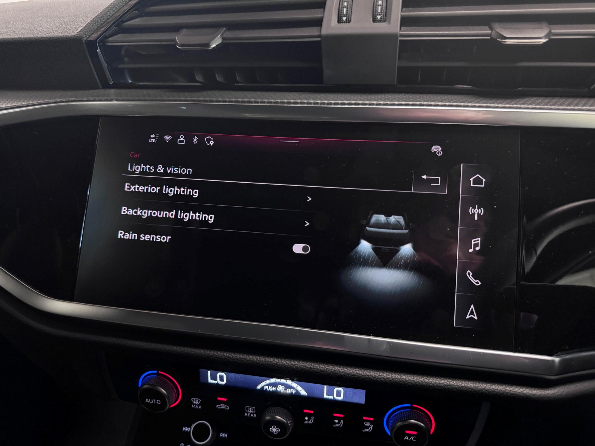 Audi Q3 view 54