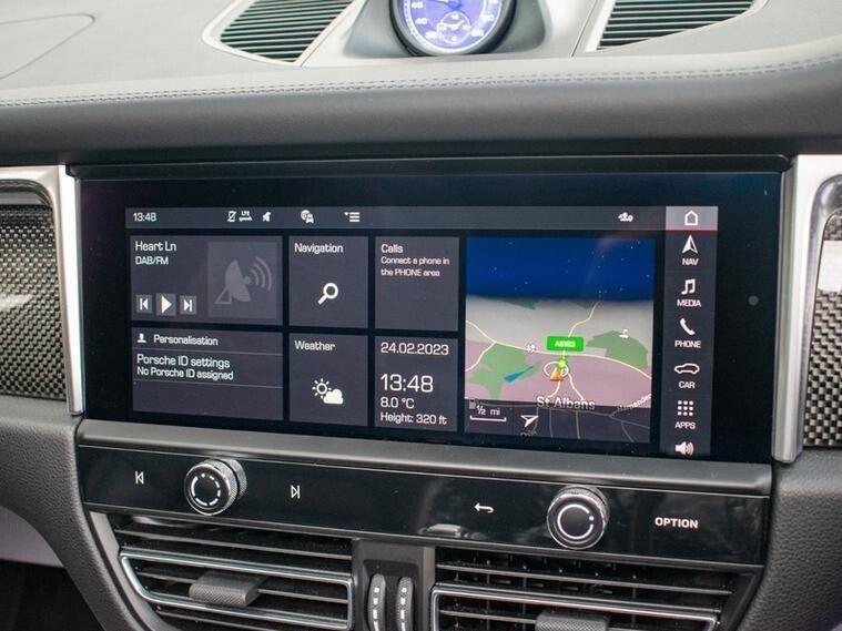 Porsche Macan view 20