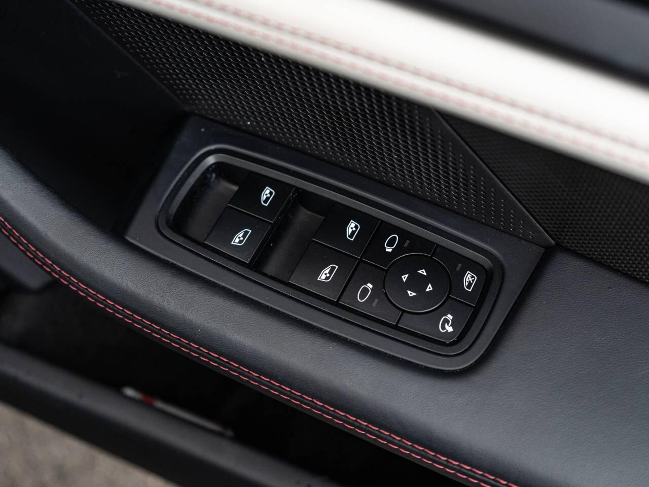Porsche Taycan view 38