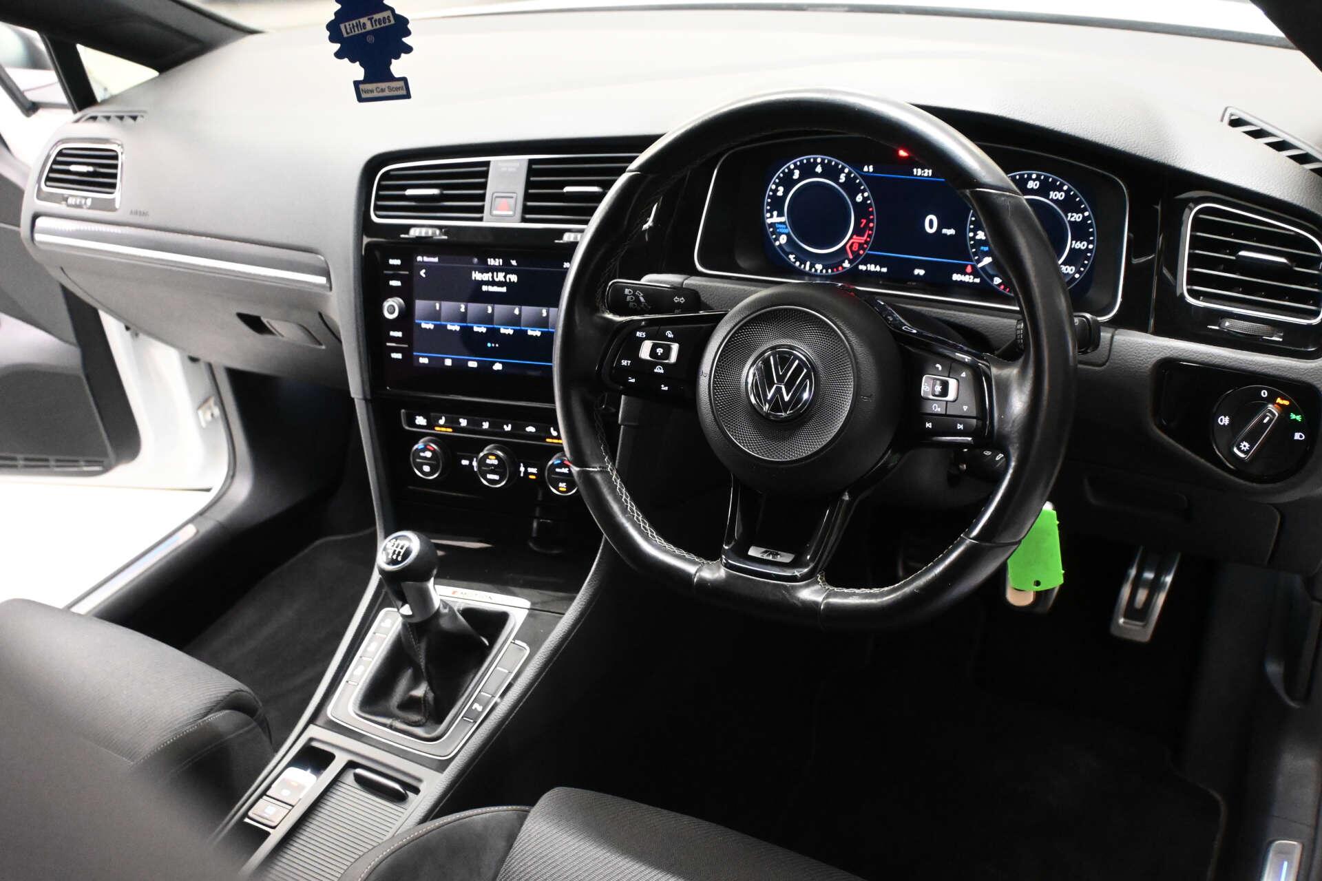 Volkswagen Golf view 19