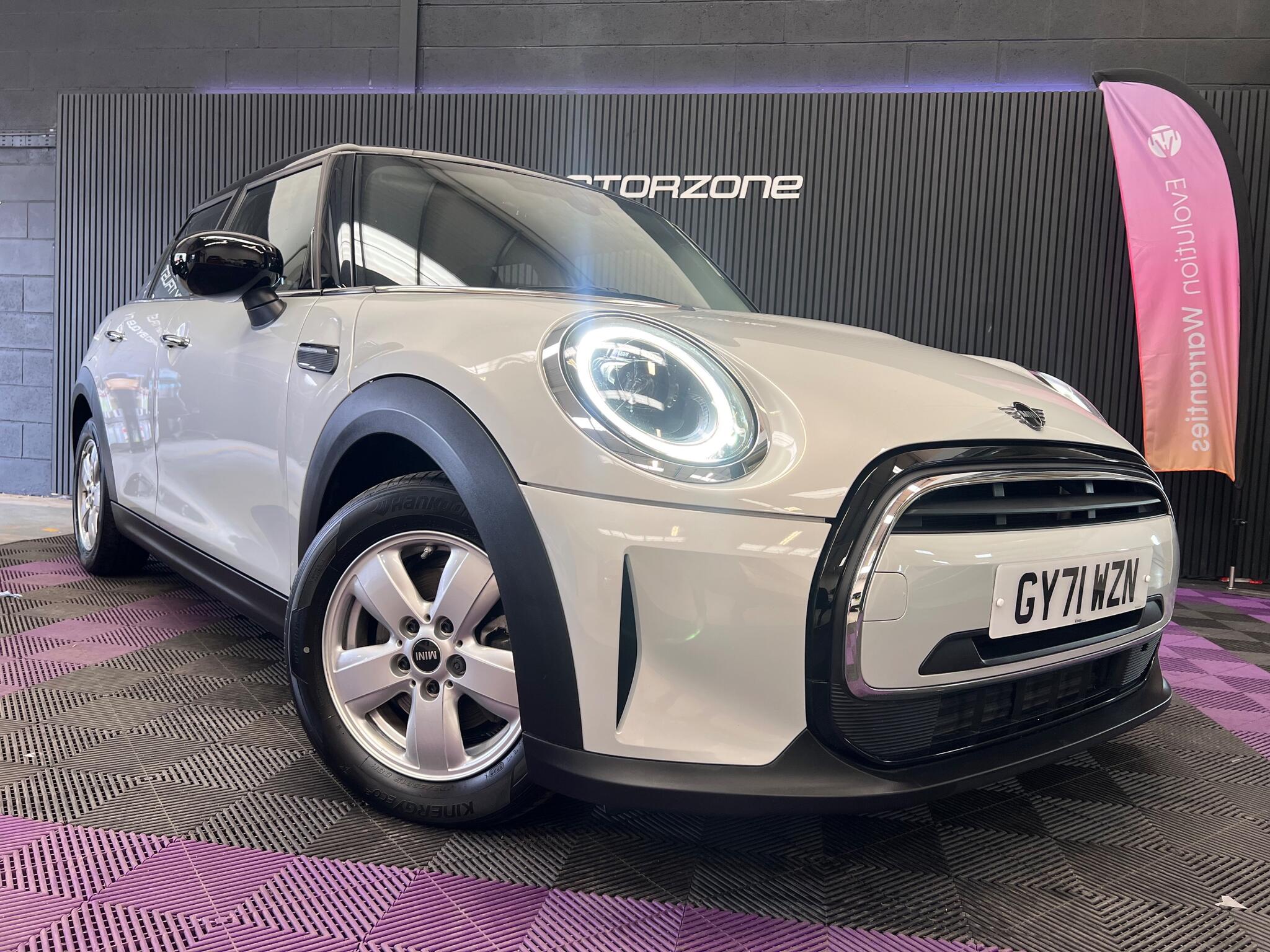 Mini Hatch view 4