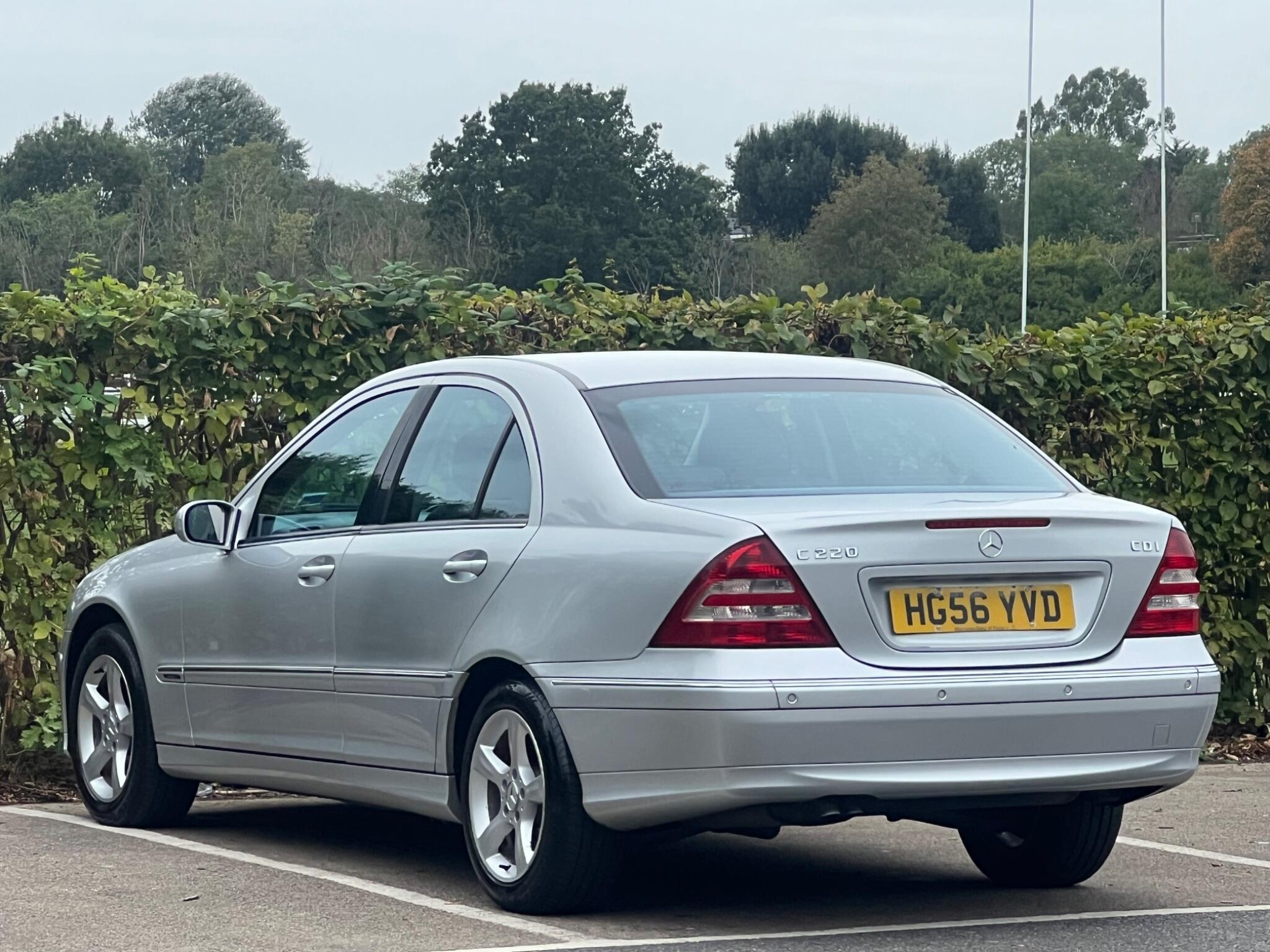 Mercedes-Benz C-Class view 9