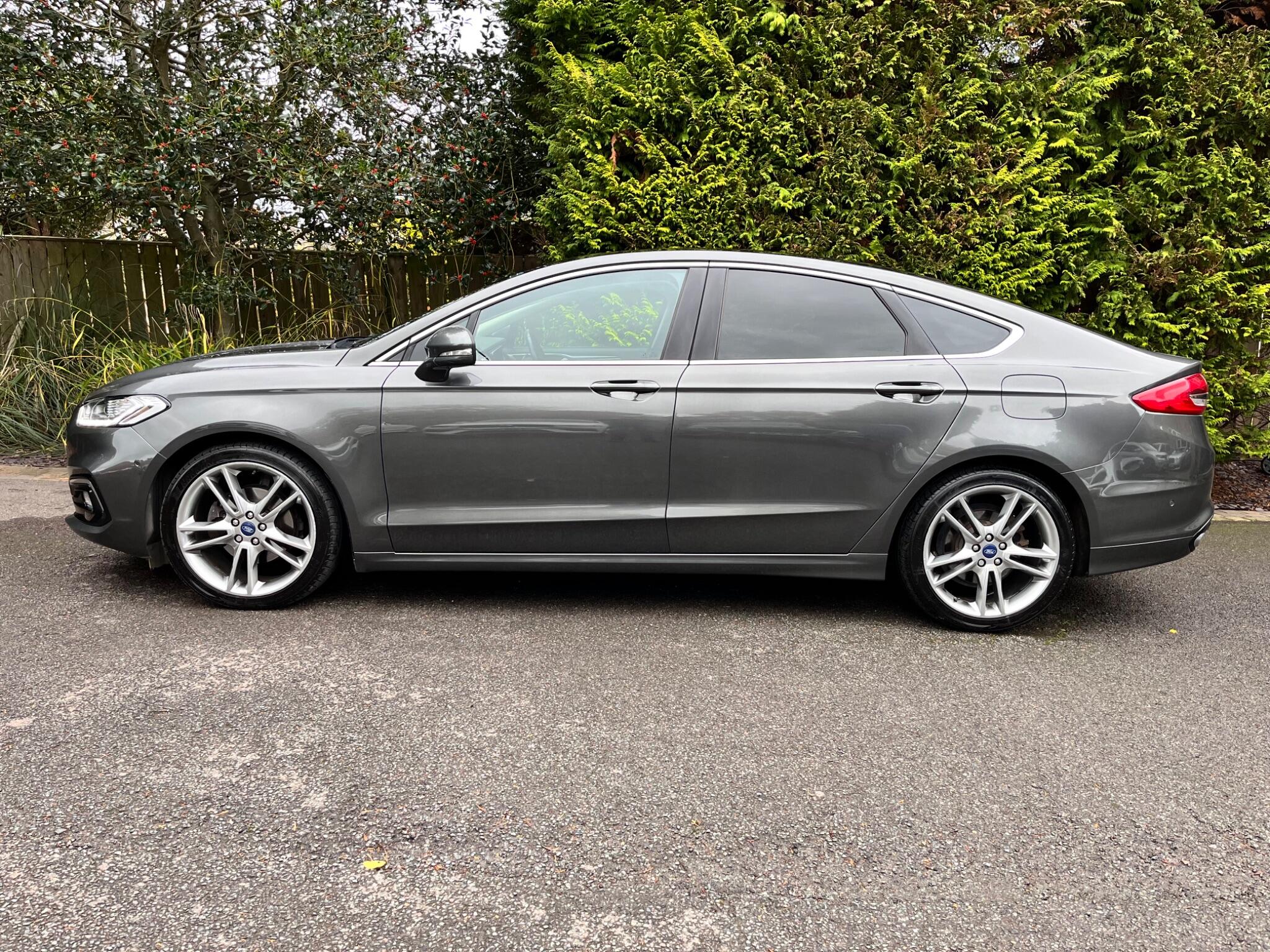 Ford Mondeo view 8