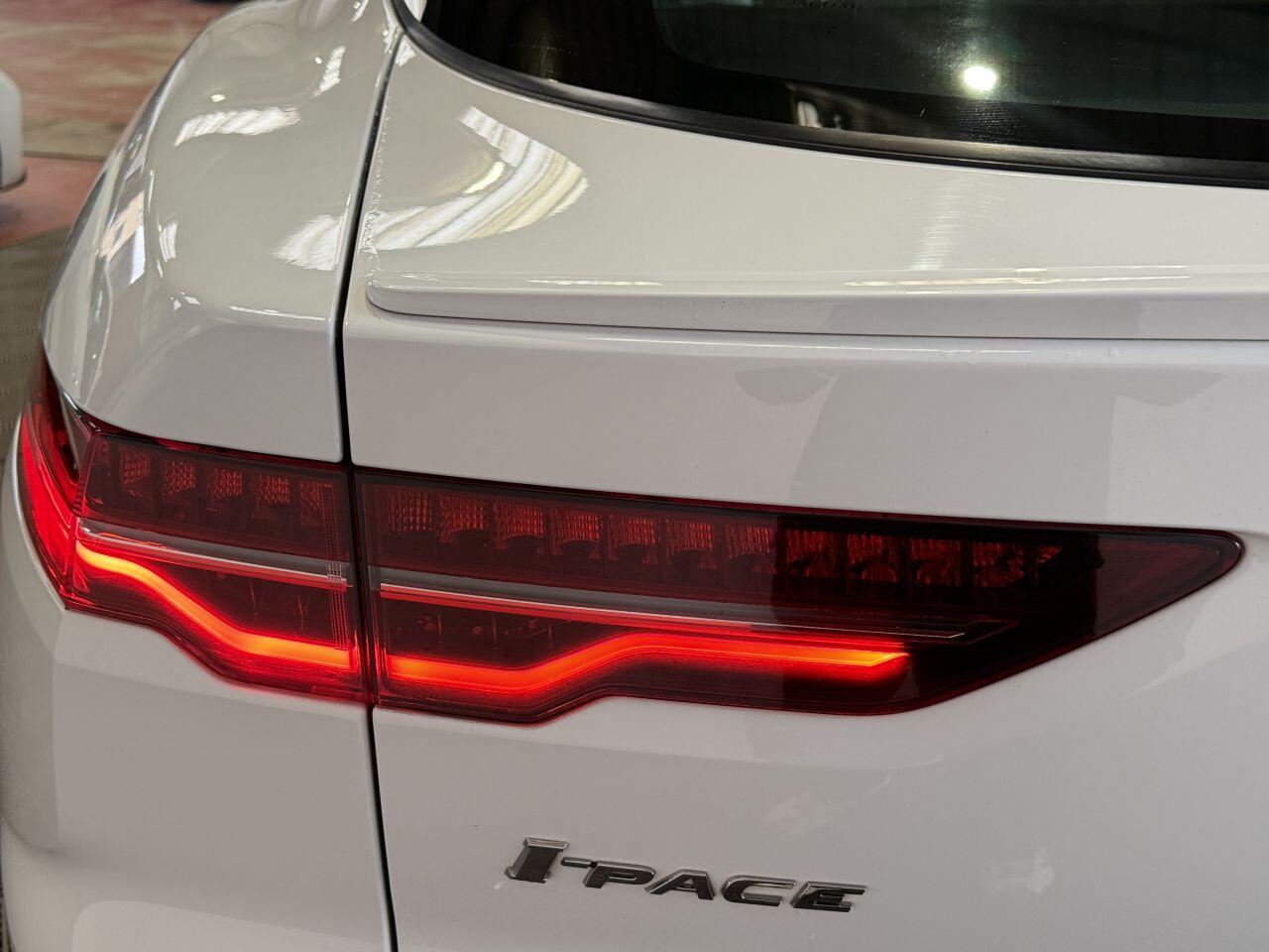 Jaguar I-Pace view 28
