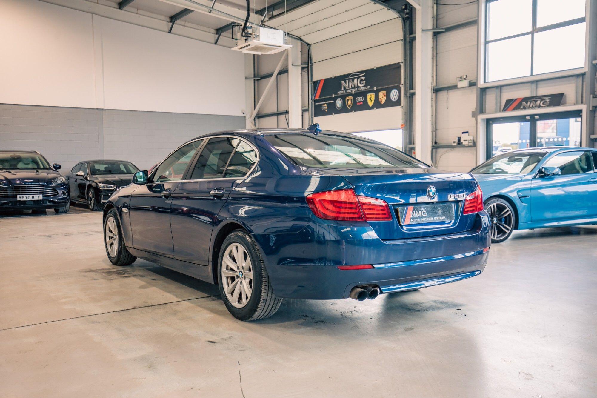 BMW 5 Series view 26