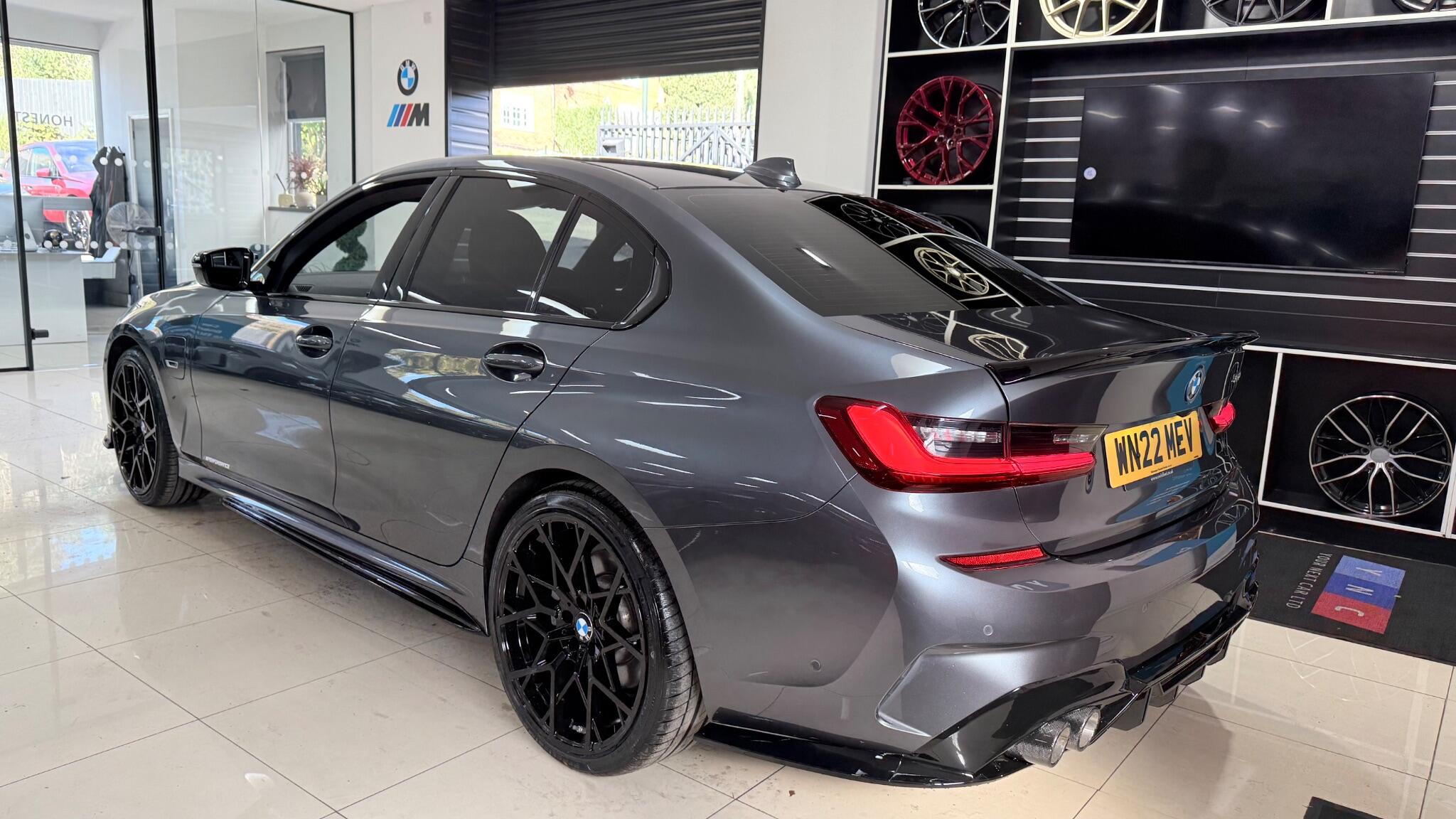 BMW 3 Series view 40