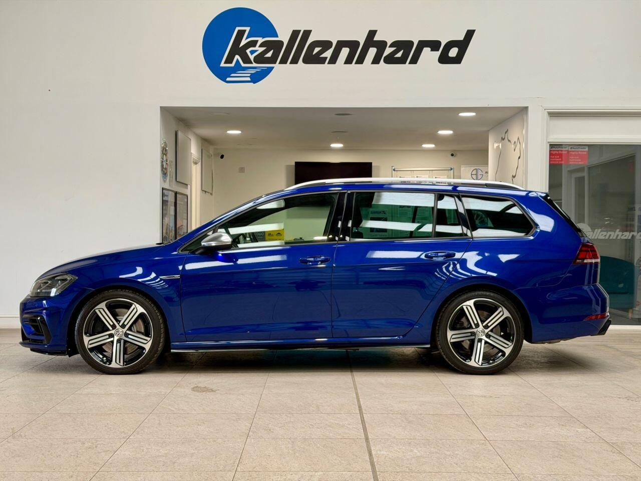 Volkswagen Golf view 2