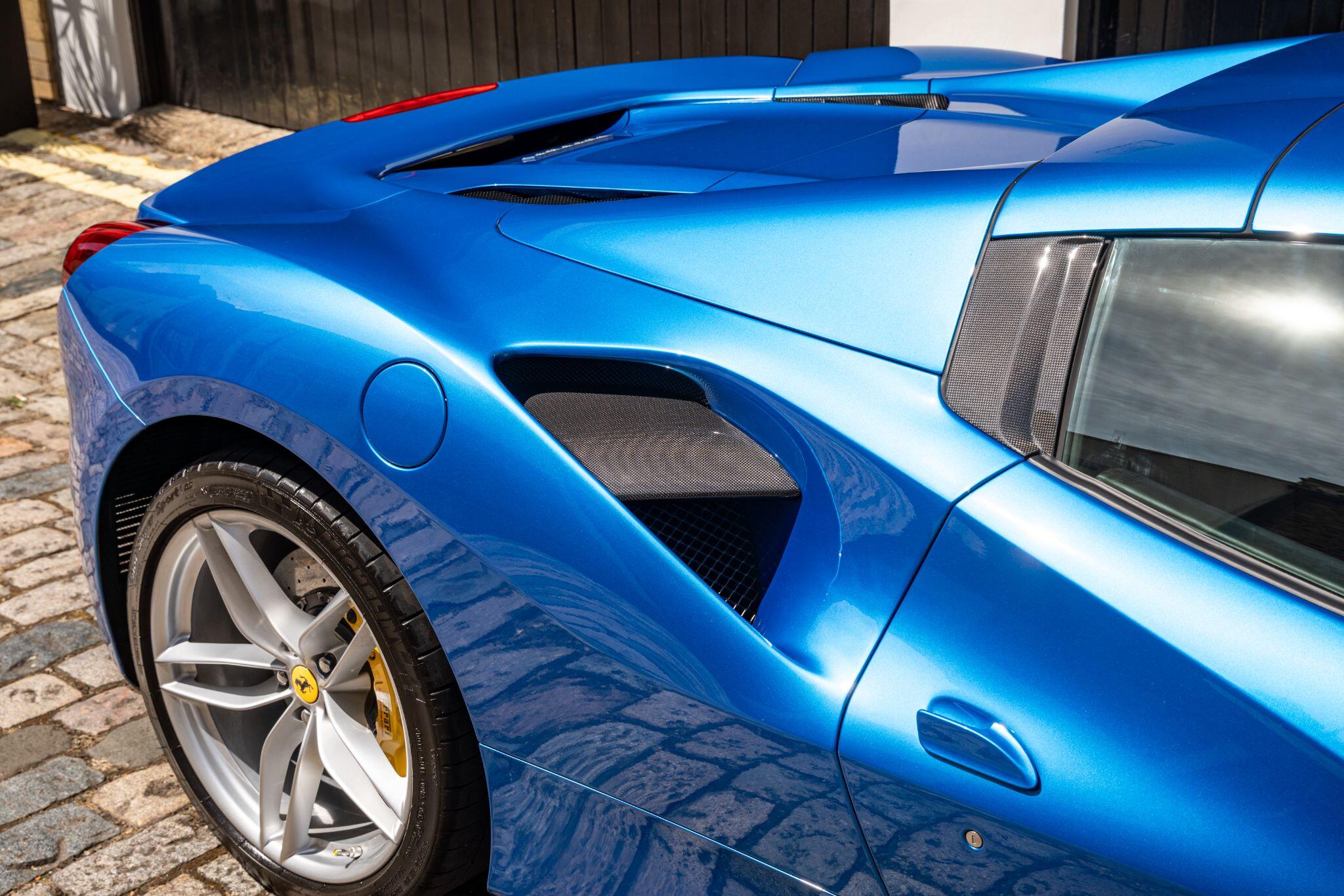 Ferrari 488 view 5