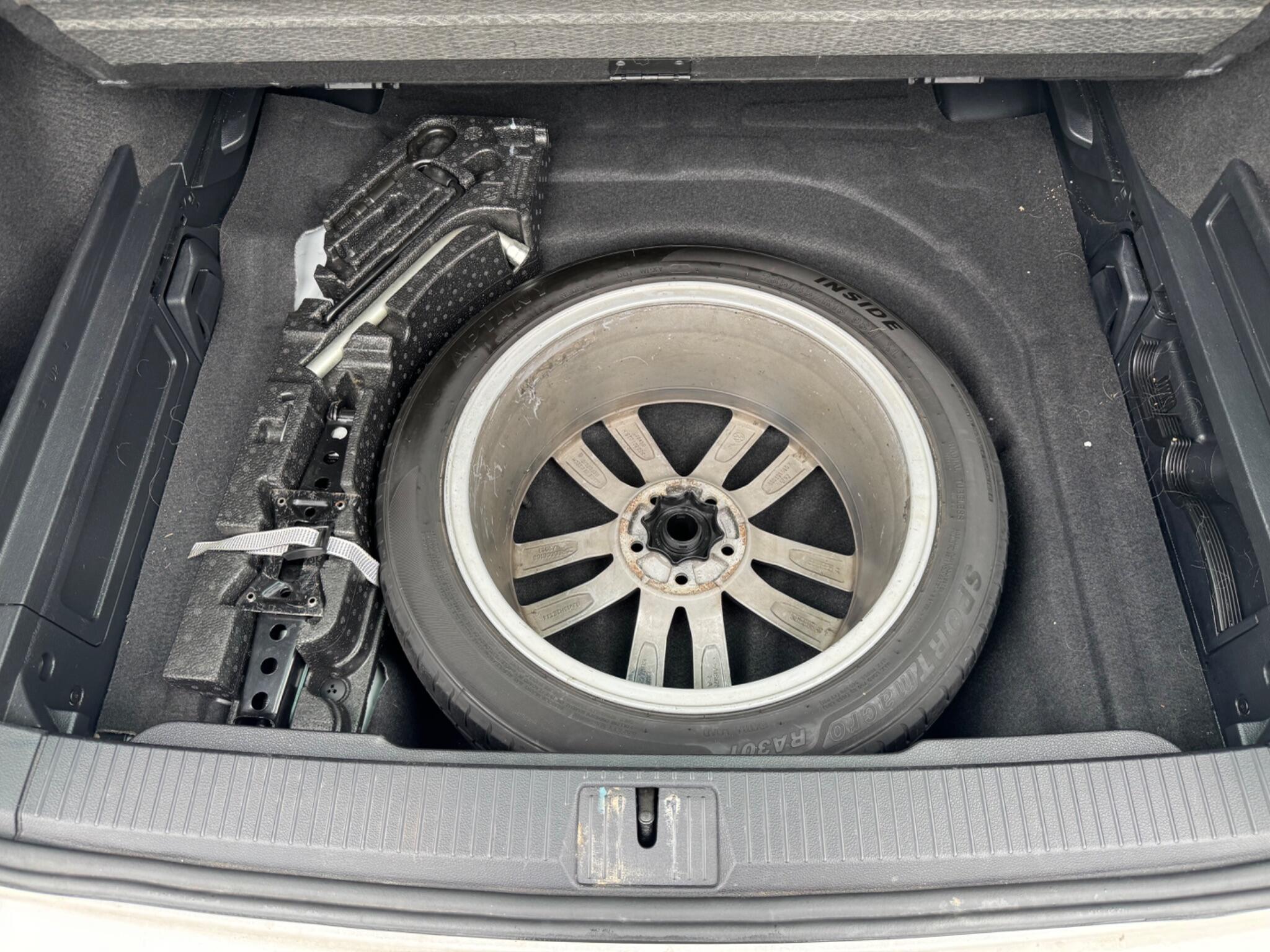 Volkswagen Passat view 46