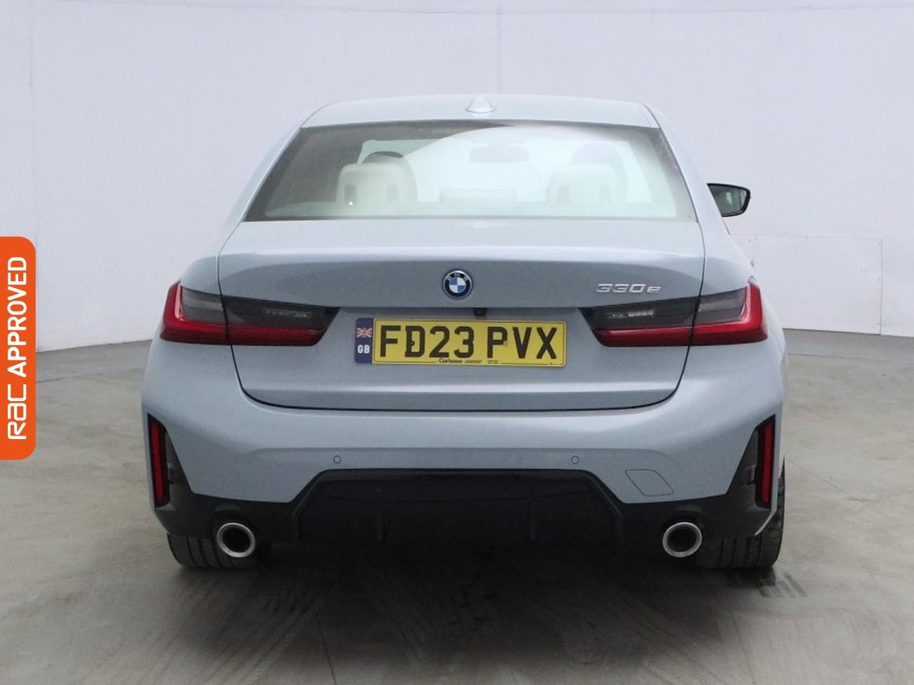 BMW 3 Series view 9