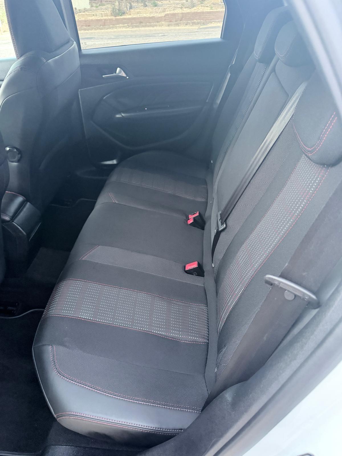 Peugeot 308 view 11