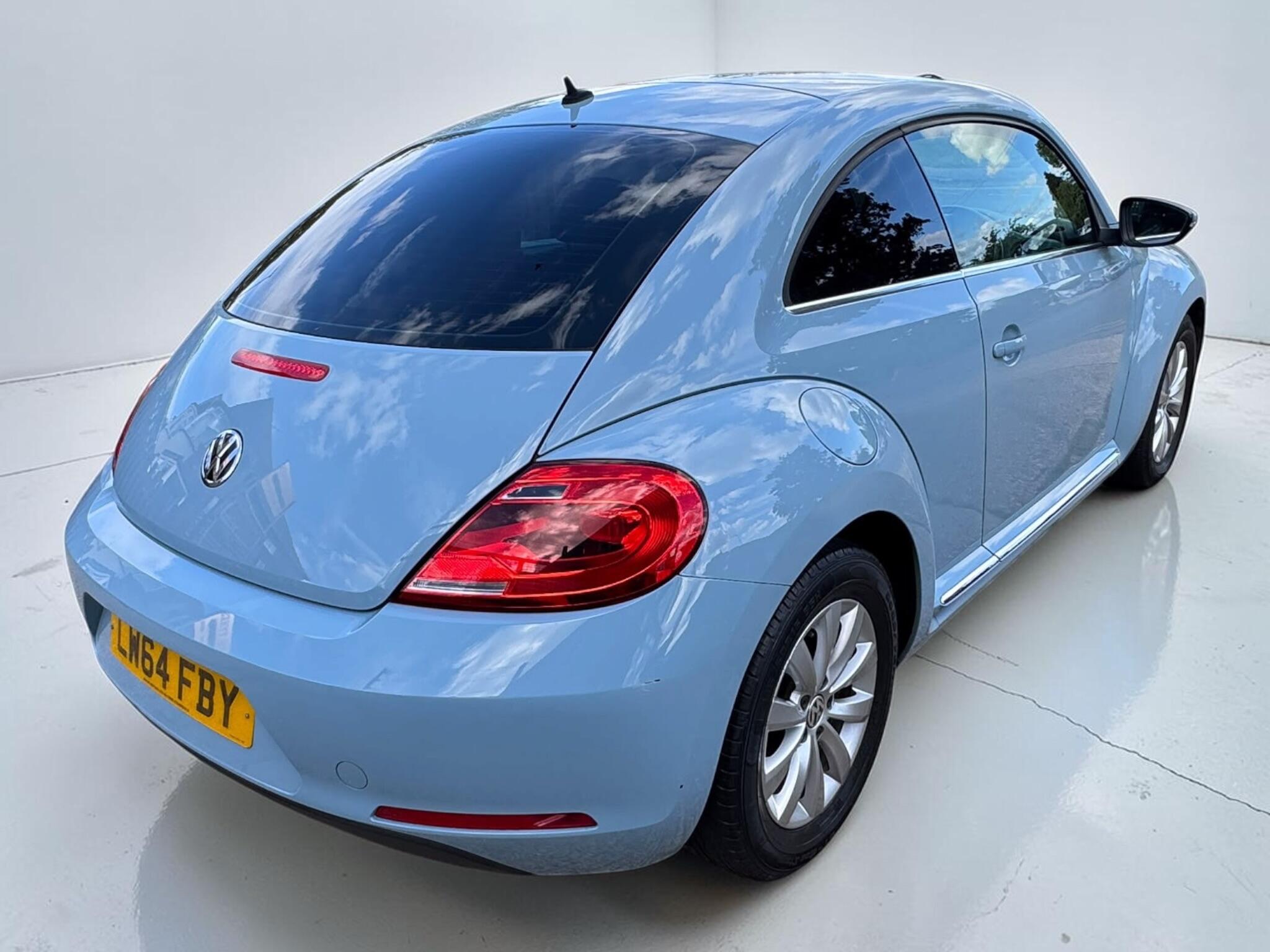 Volkswagen Beetle view 3