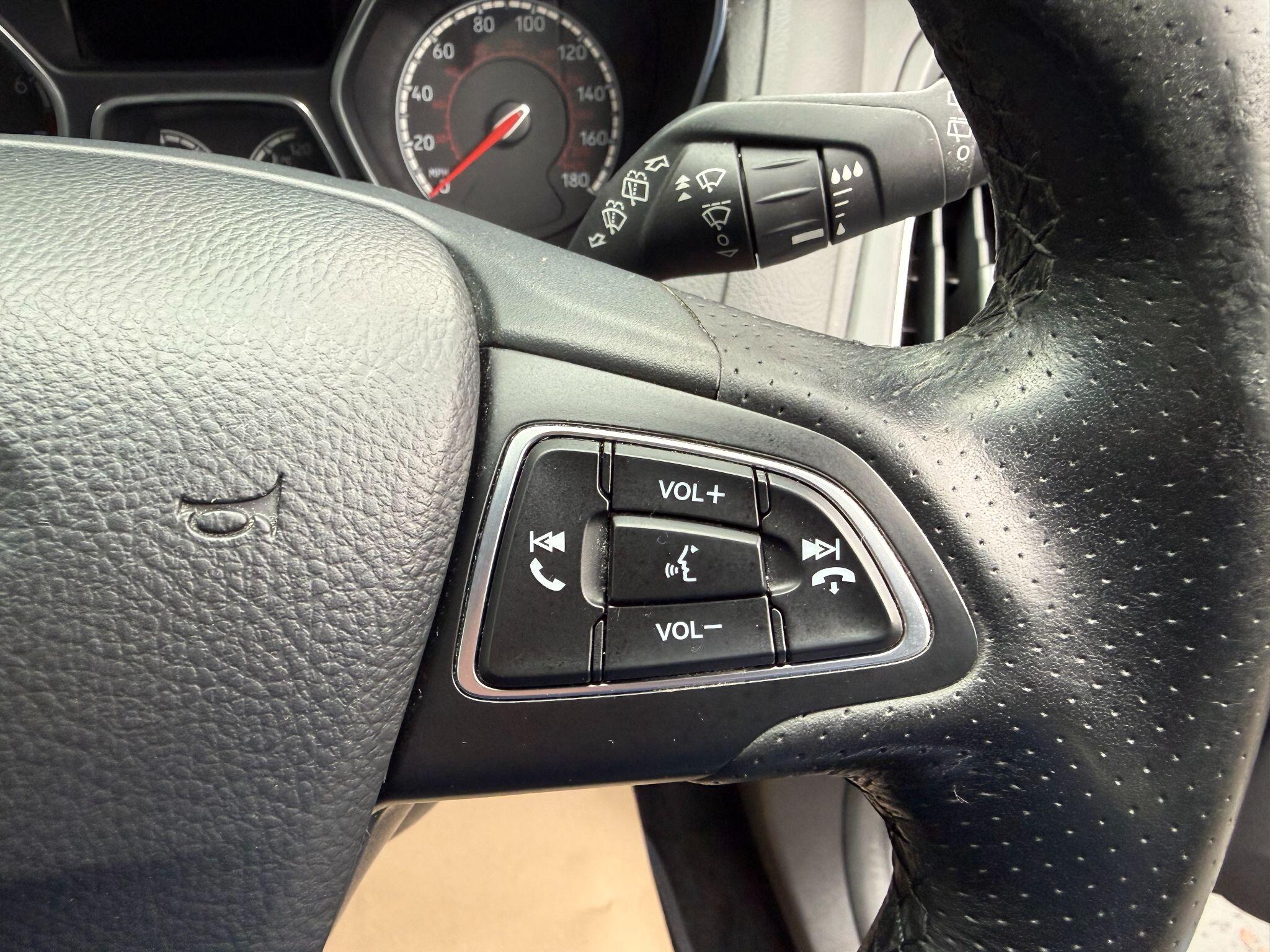 Ford Focus view 34