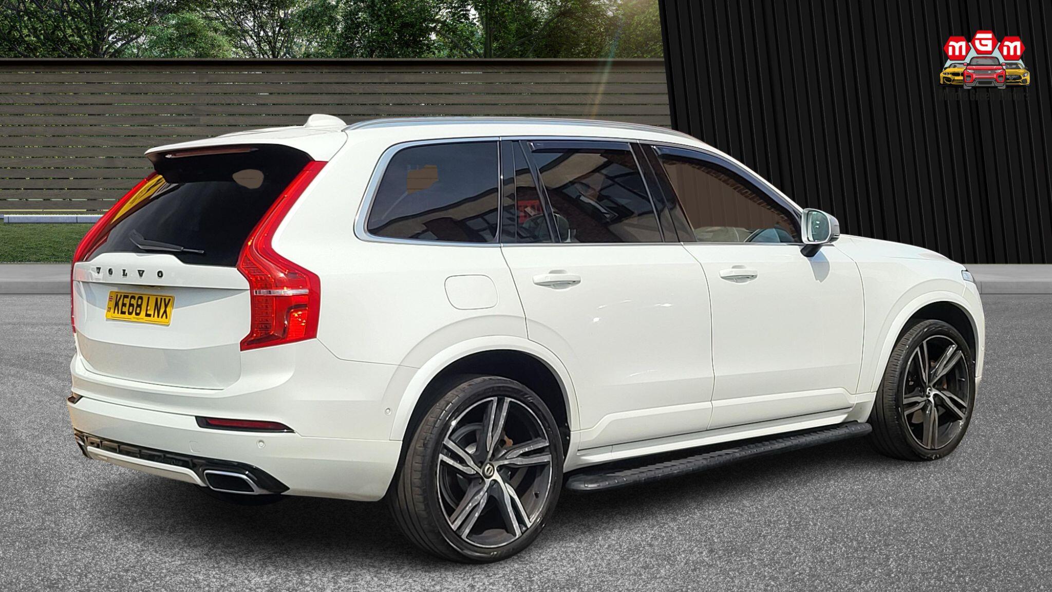 Volvo XC90 view 9