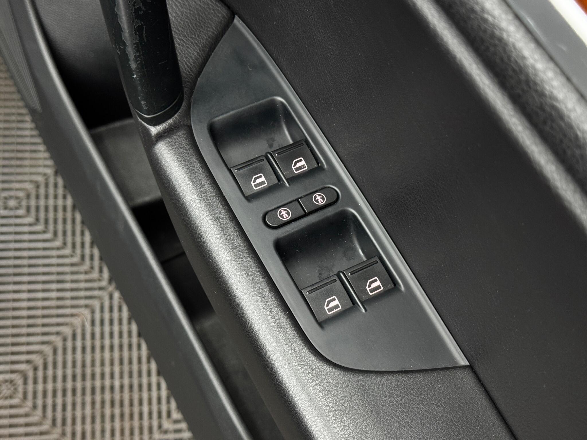Volkswagen Touareg view 40
