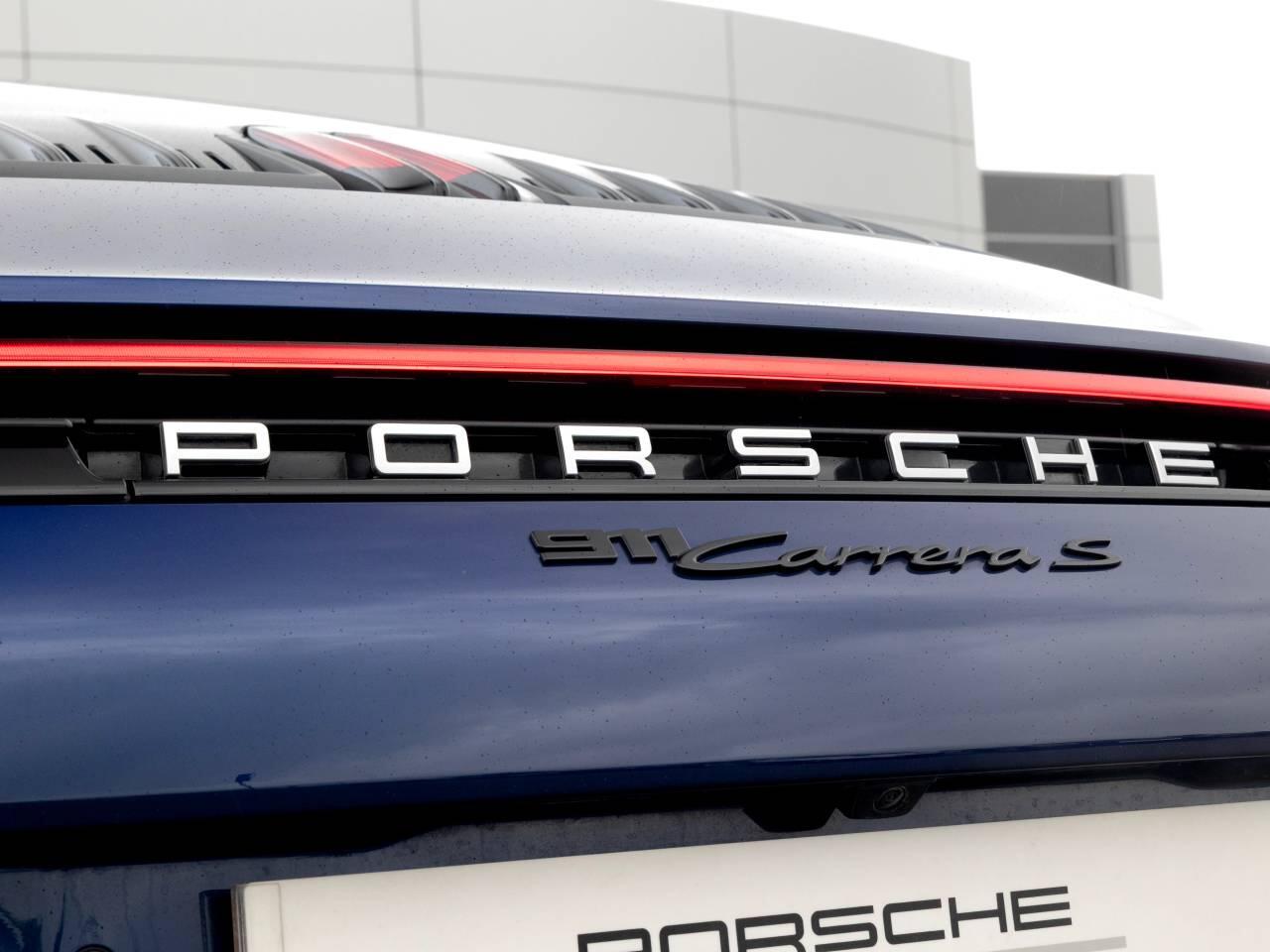 Porsche 911 view 86