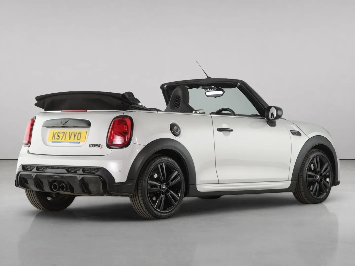 Mini Convertible view 13