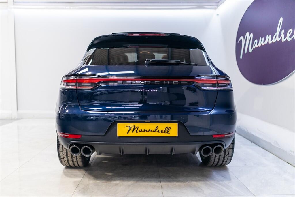 Porsche Macan view 6