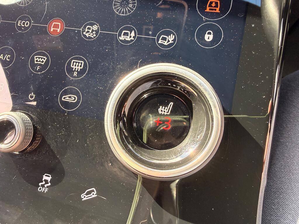 Land Rover Range Rover Velar view 59