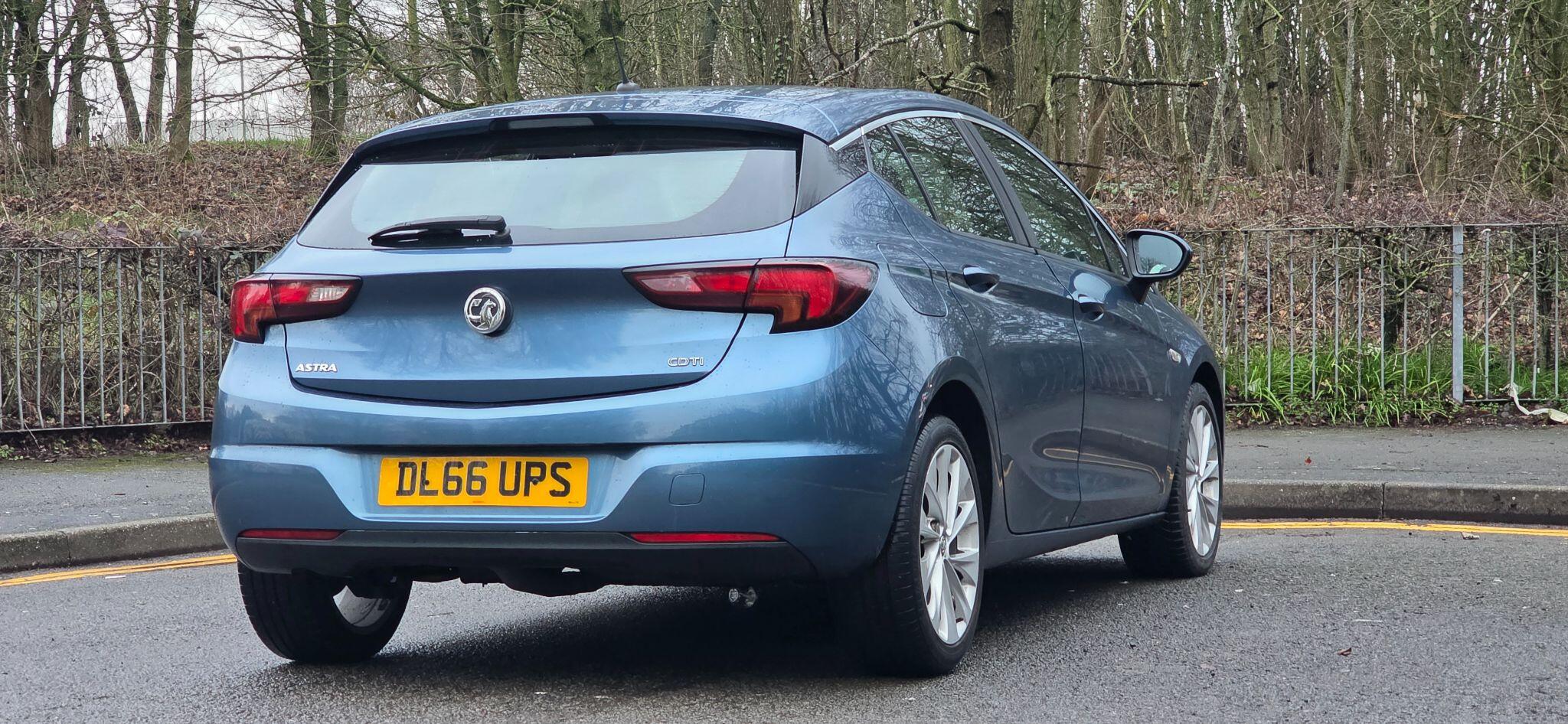2016 Vauxhall Astra 1.6 CDTi BlueInjection Design Euro 6 (s/s) 5dr • 78,100 miles image 6
