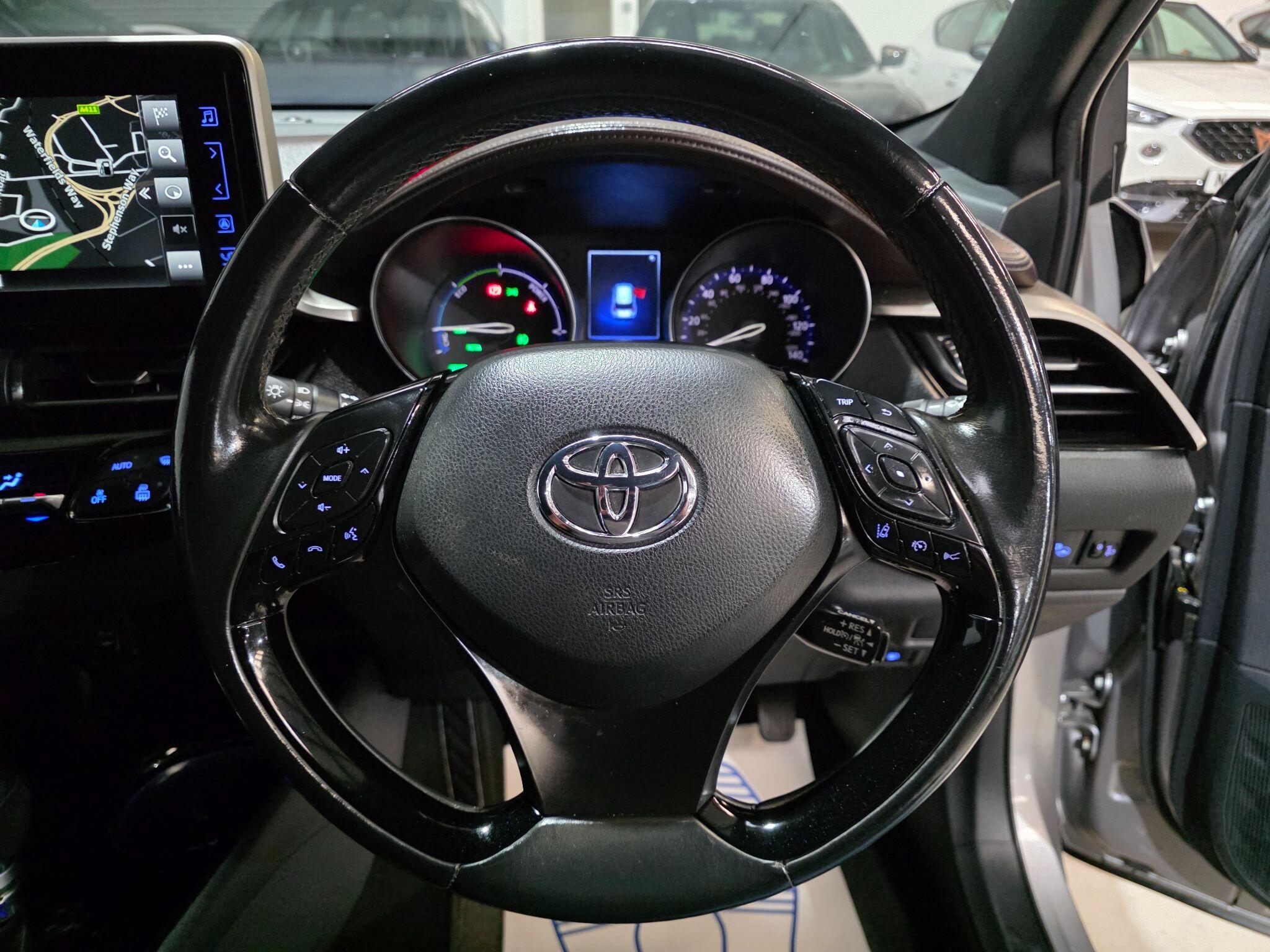 Toyota C-HR view 13