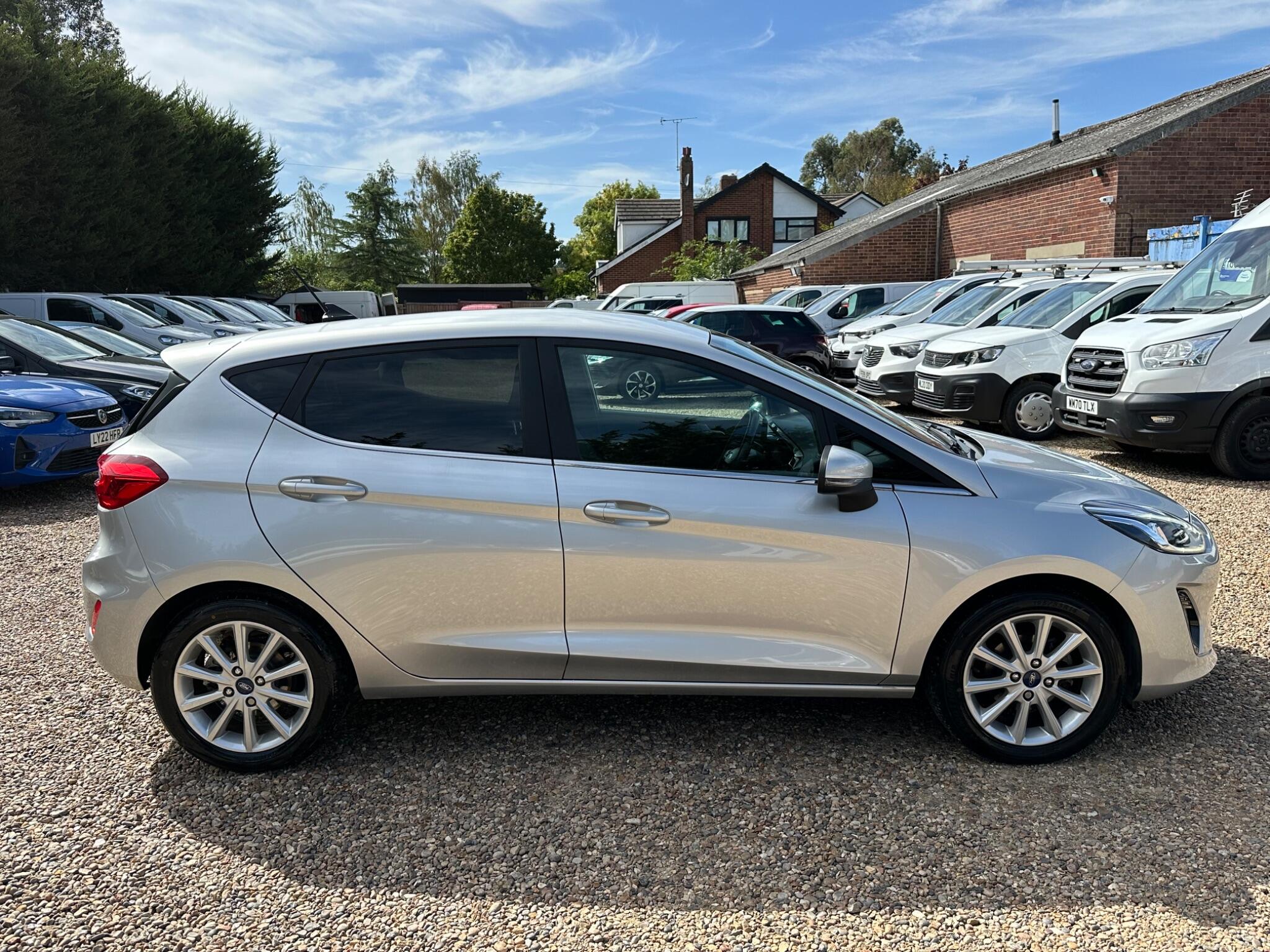 Ford Fiesta view 6