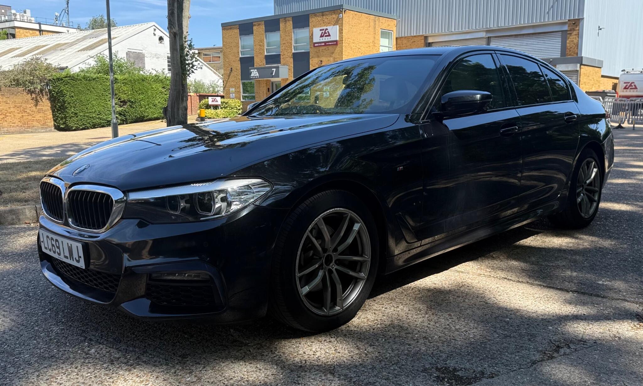 BMW 5 Series view 3