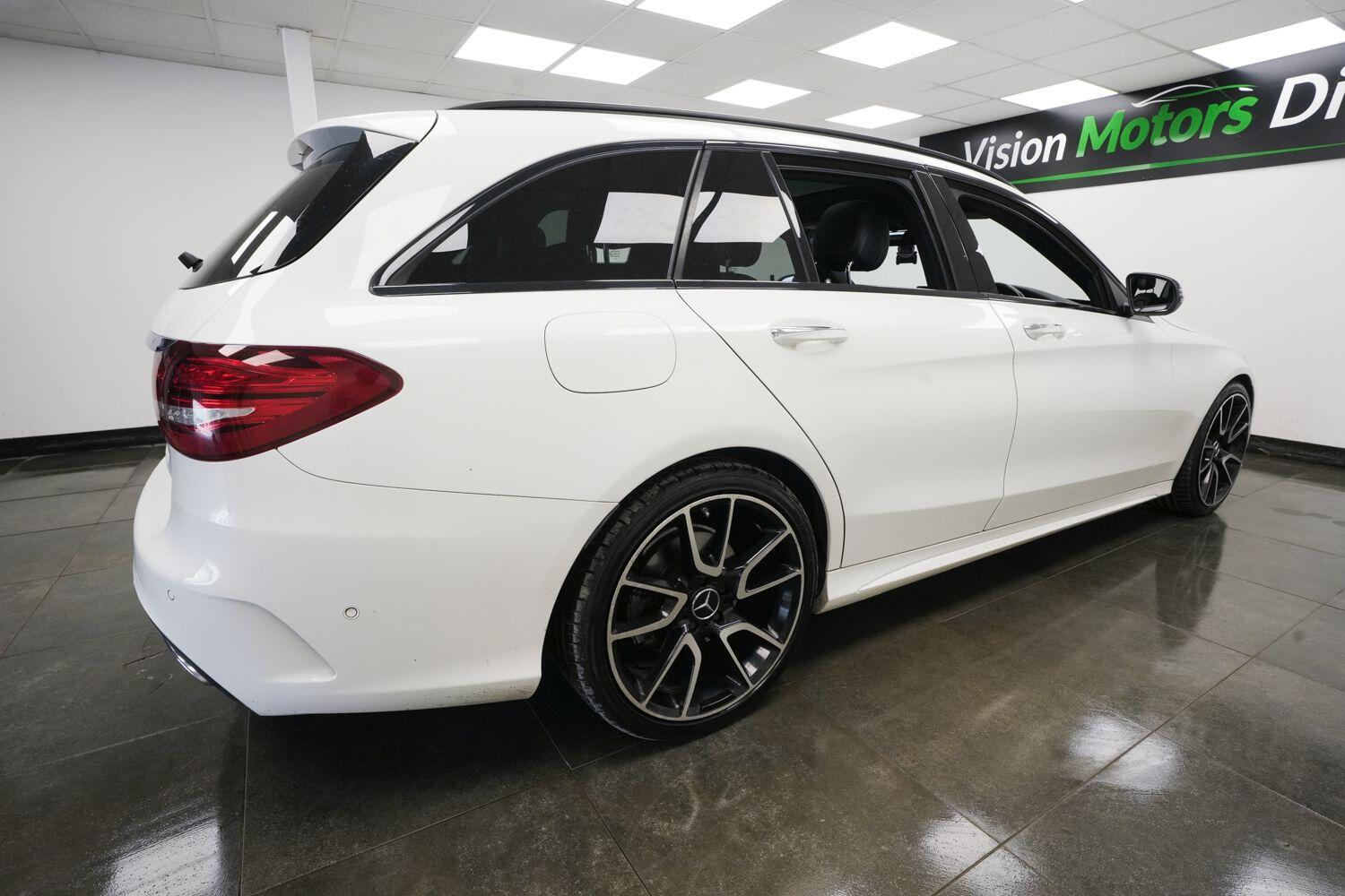 Mercedes-Benz C Class view 3