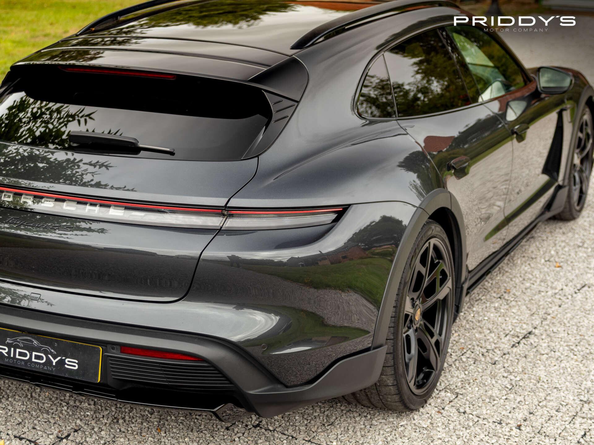 Porsche Taycan view 24