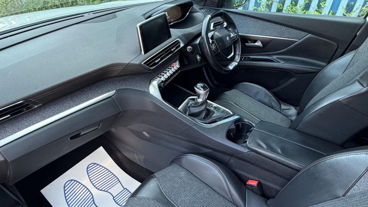 Peugeot 3008 view 8
