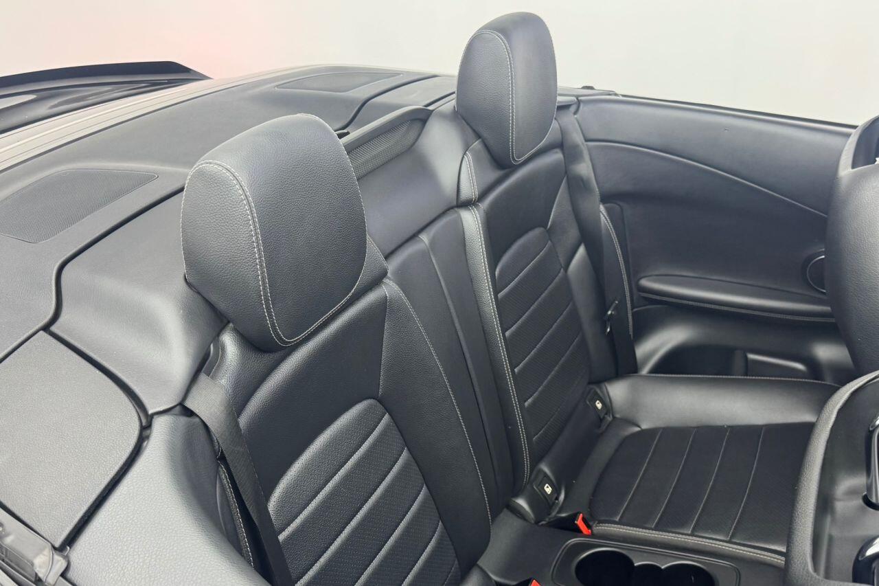 Mercedes-Benz C-Class view 34