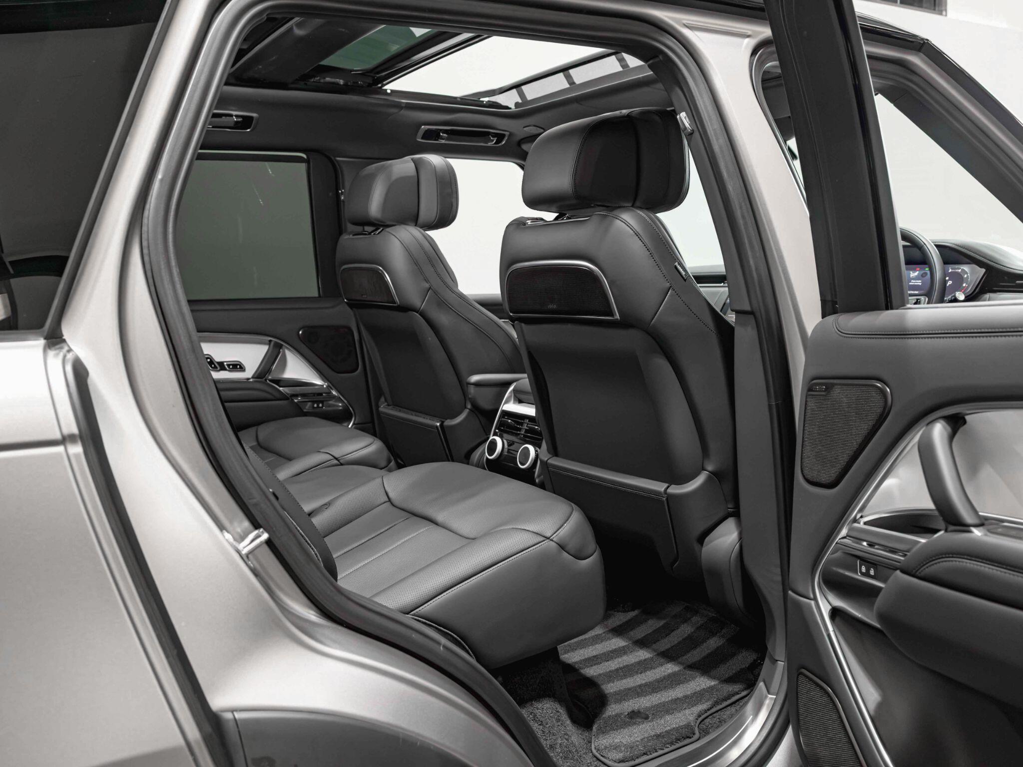 Land Rover Range Rover view 30