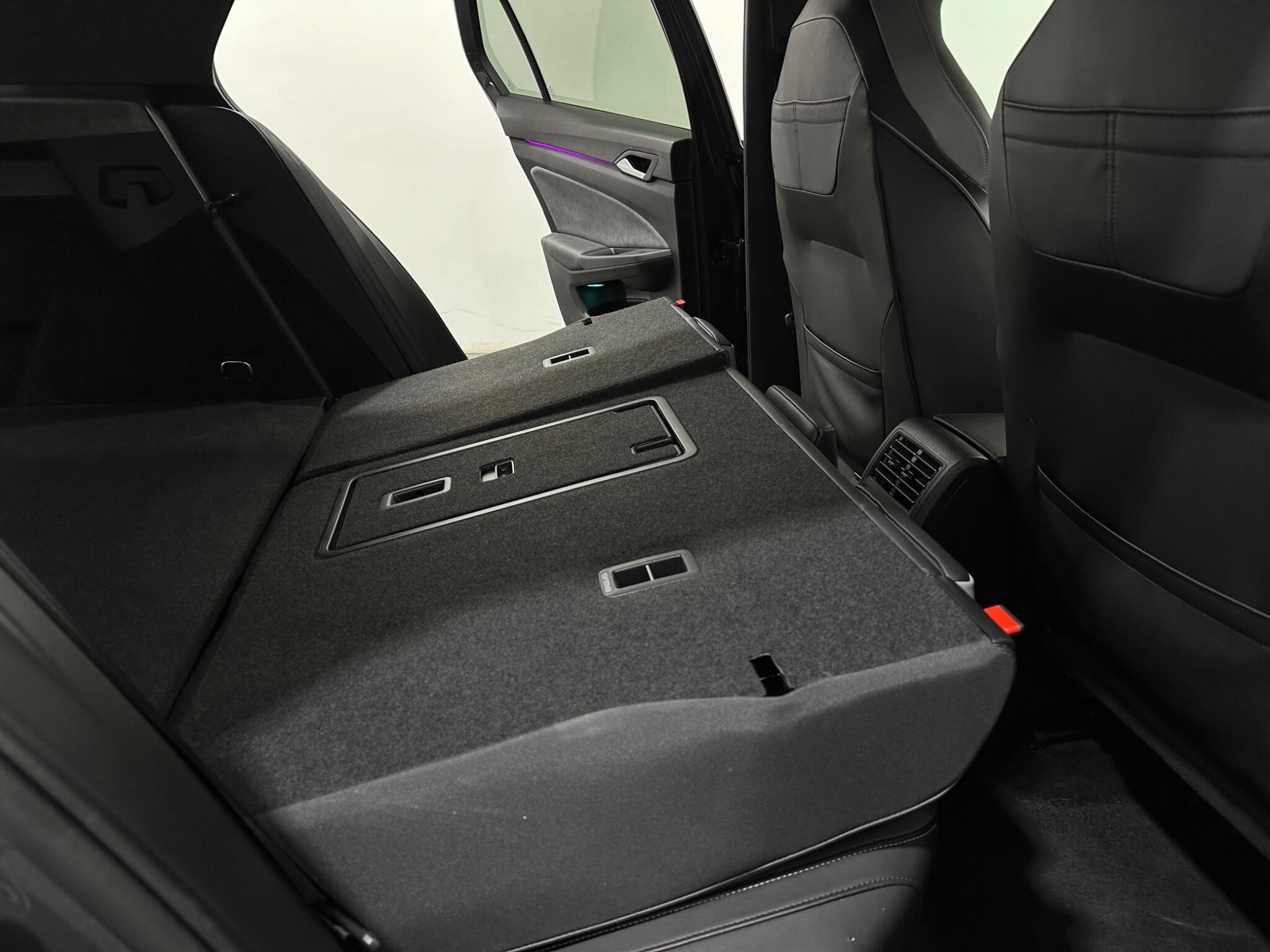 Volkswagen Golf view 44