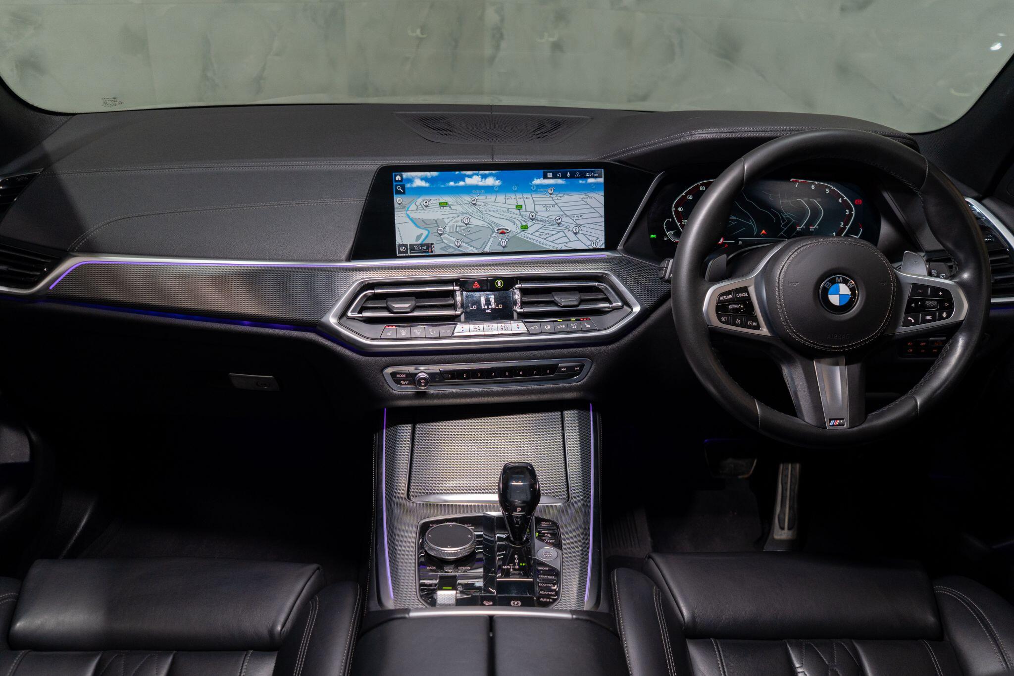 BMW X5 view 10