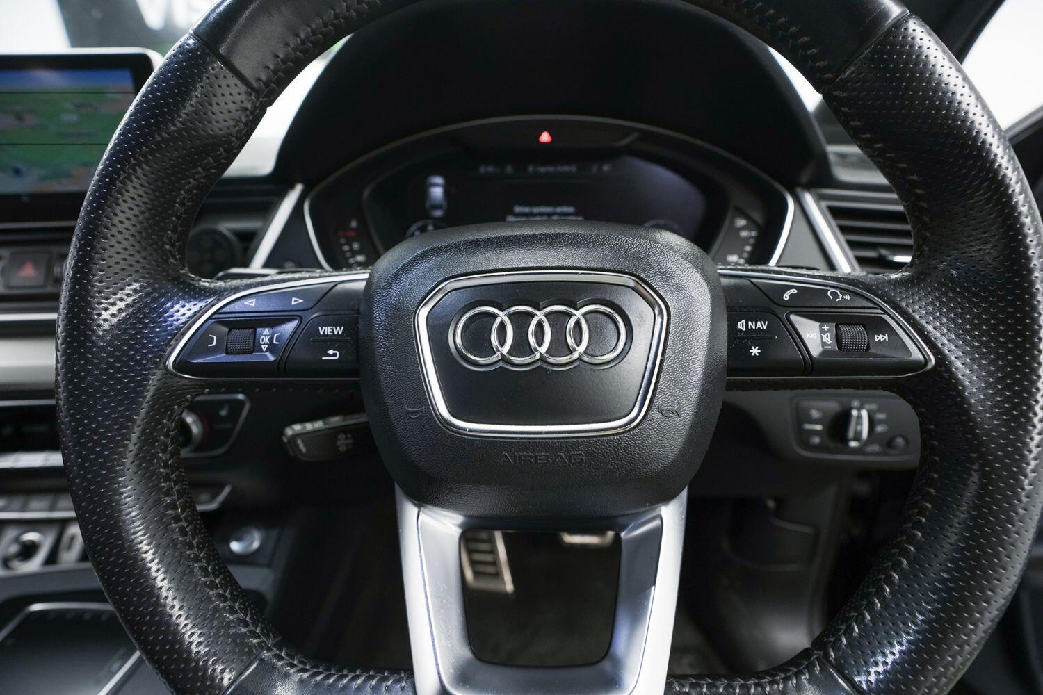 Audi Q5 view 22
