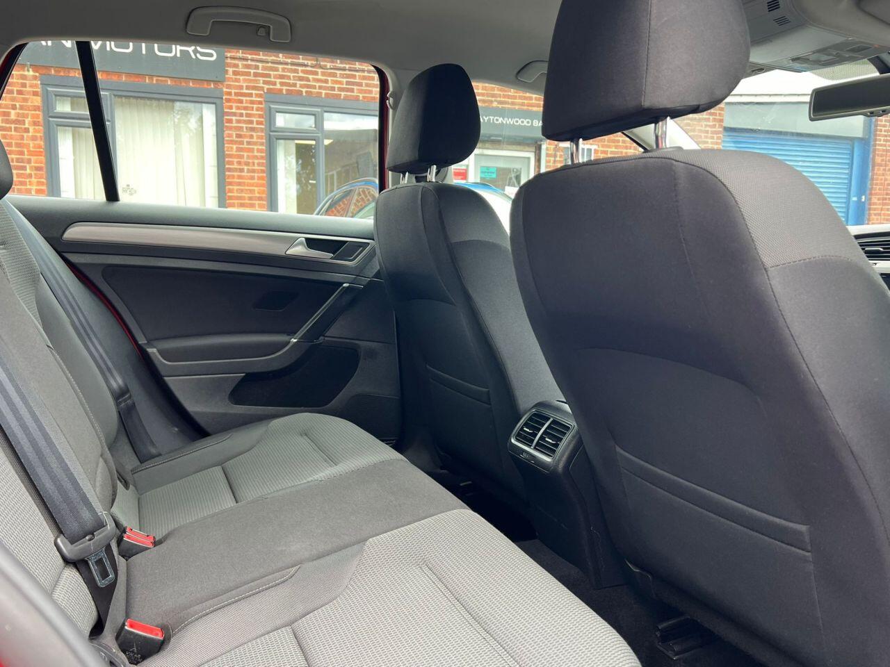 Volkswagen Golf view 19