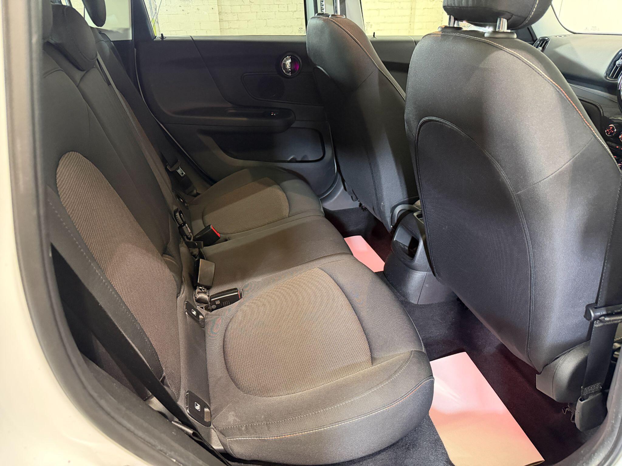 Mini Countryman view 26