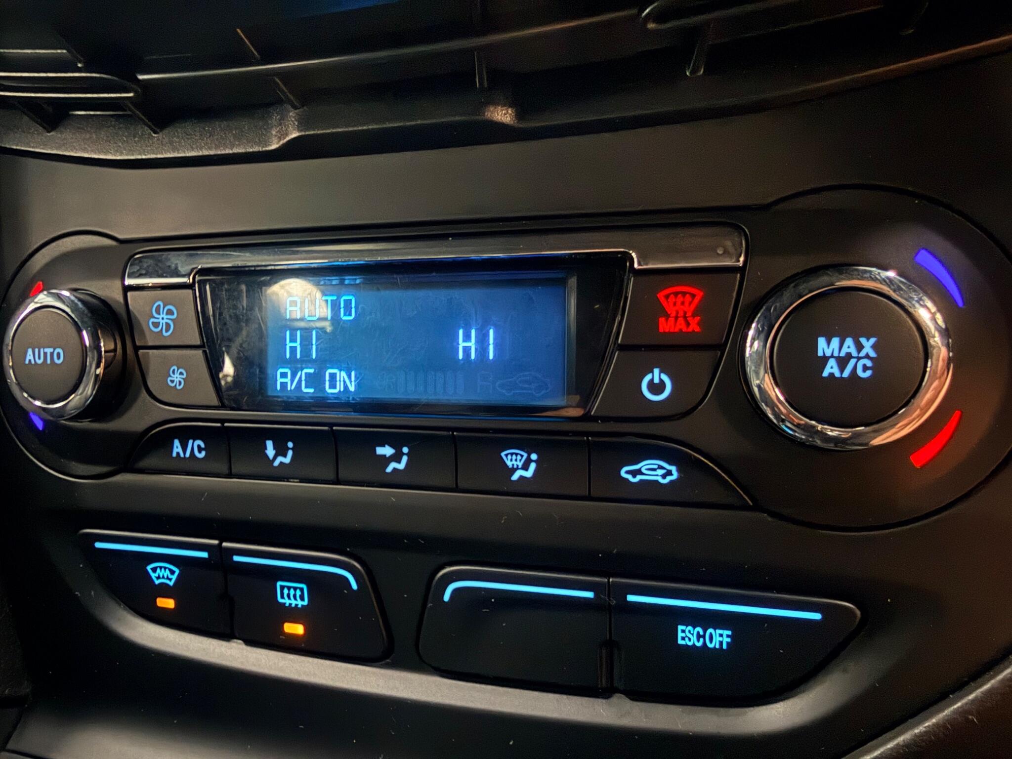Ford Focus view 24