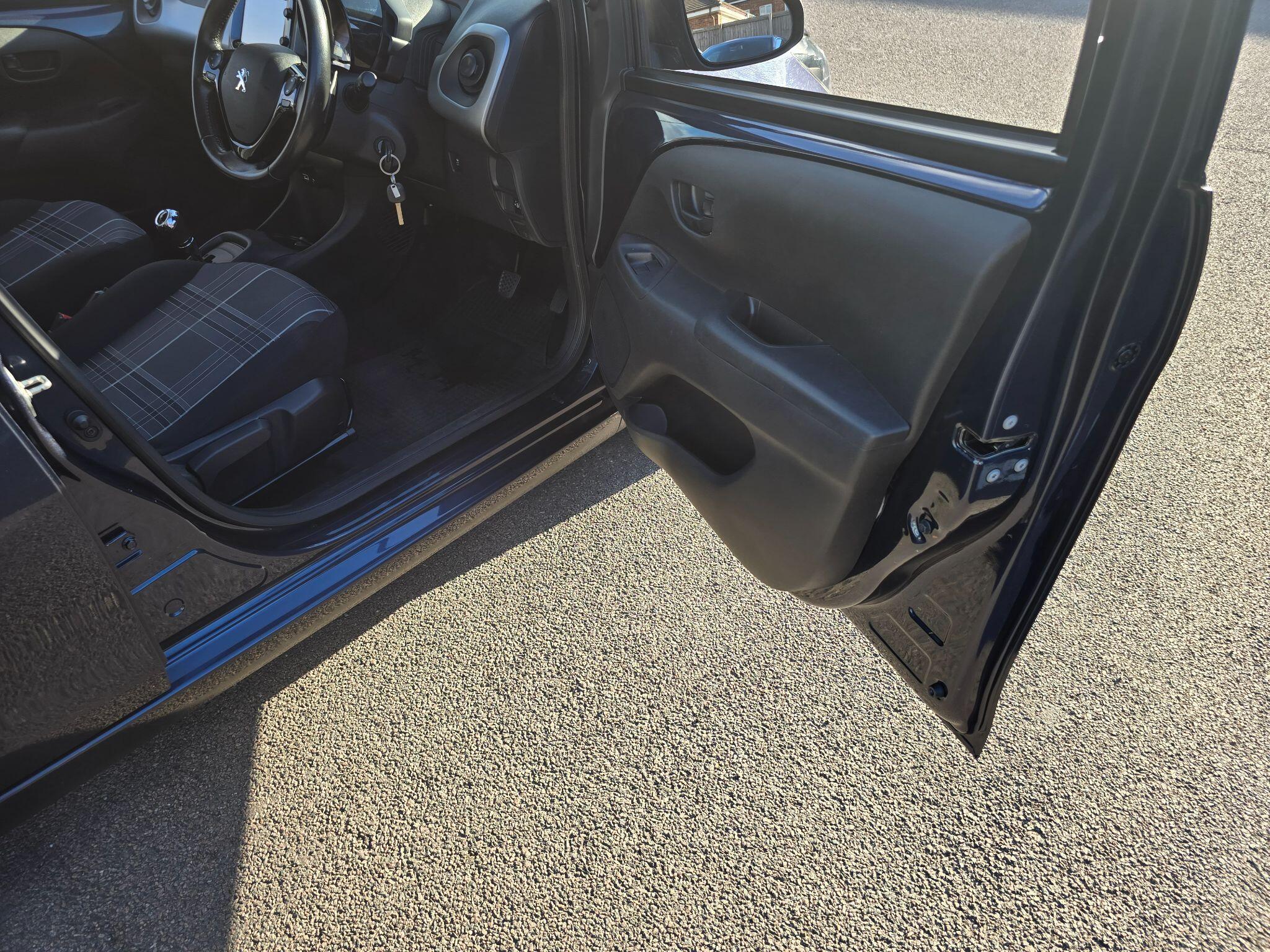 Peugeot 108 view 34