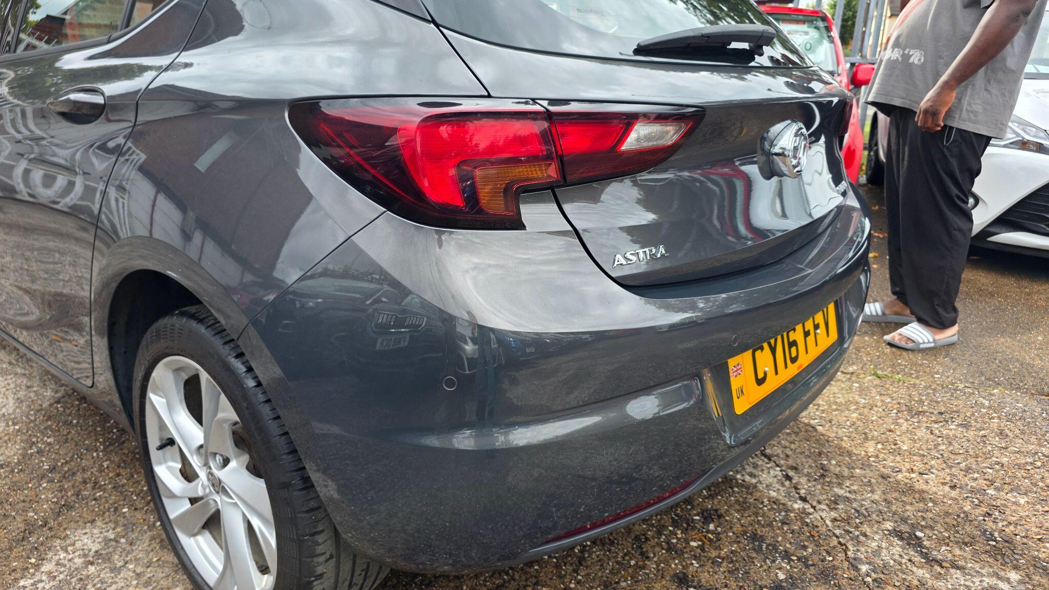 Vauxhall Astra view 13