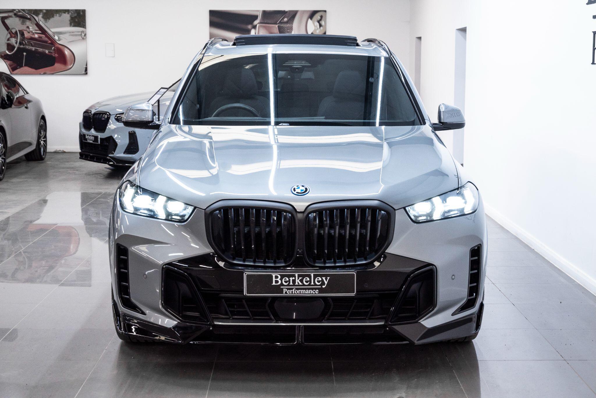 BMW X5 view 2