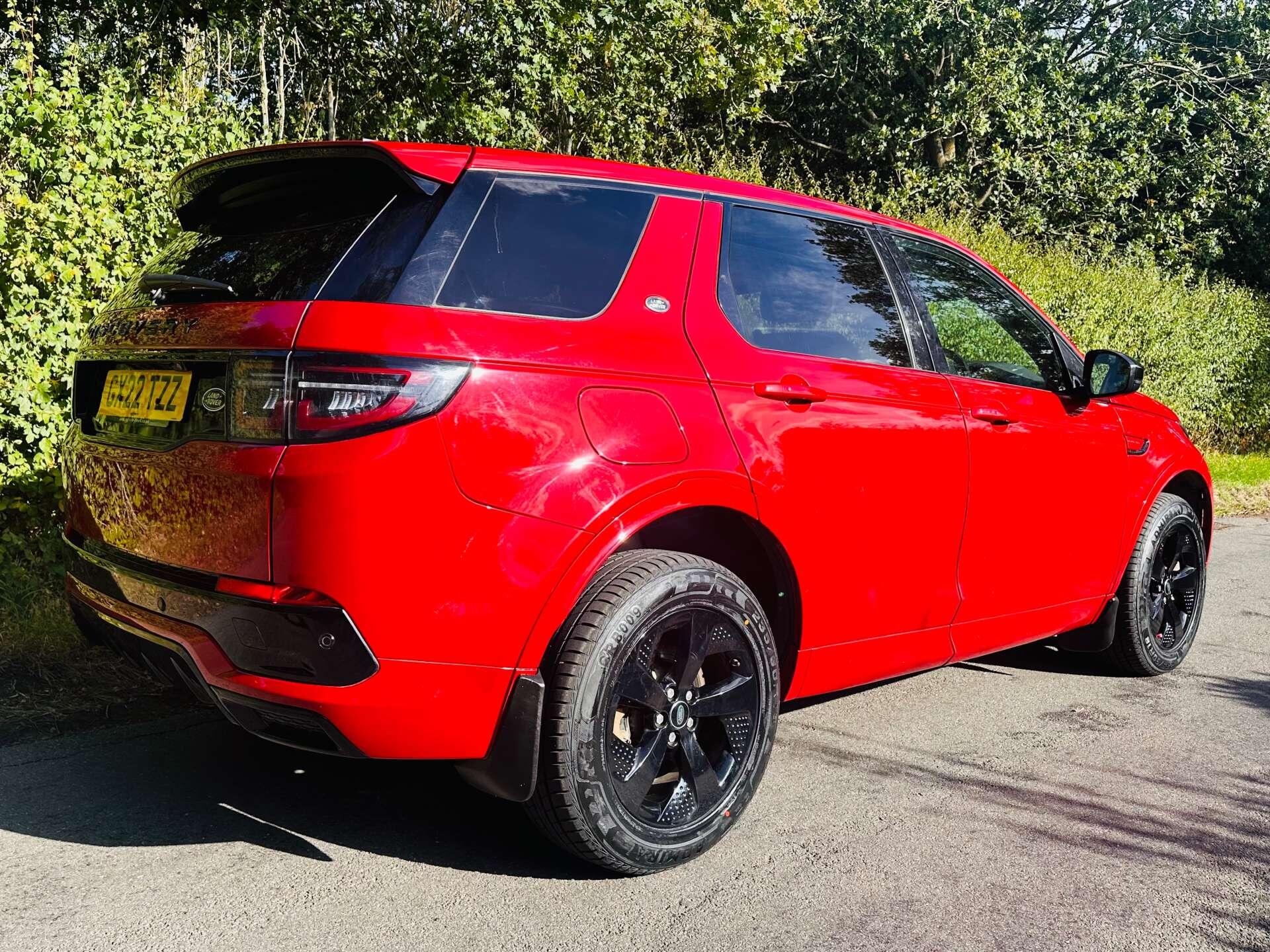 Land Rover Discovery Sport view 41