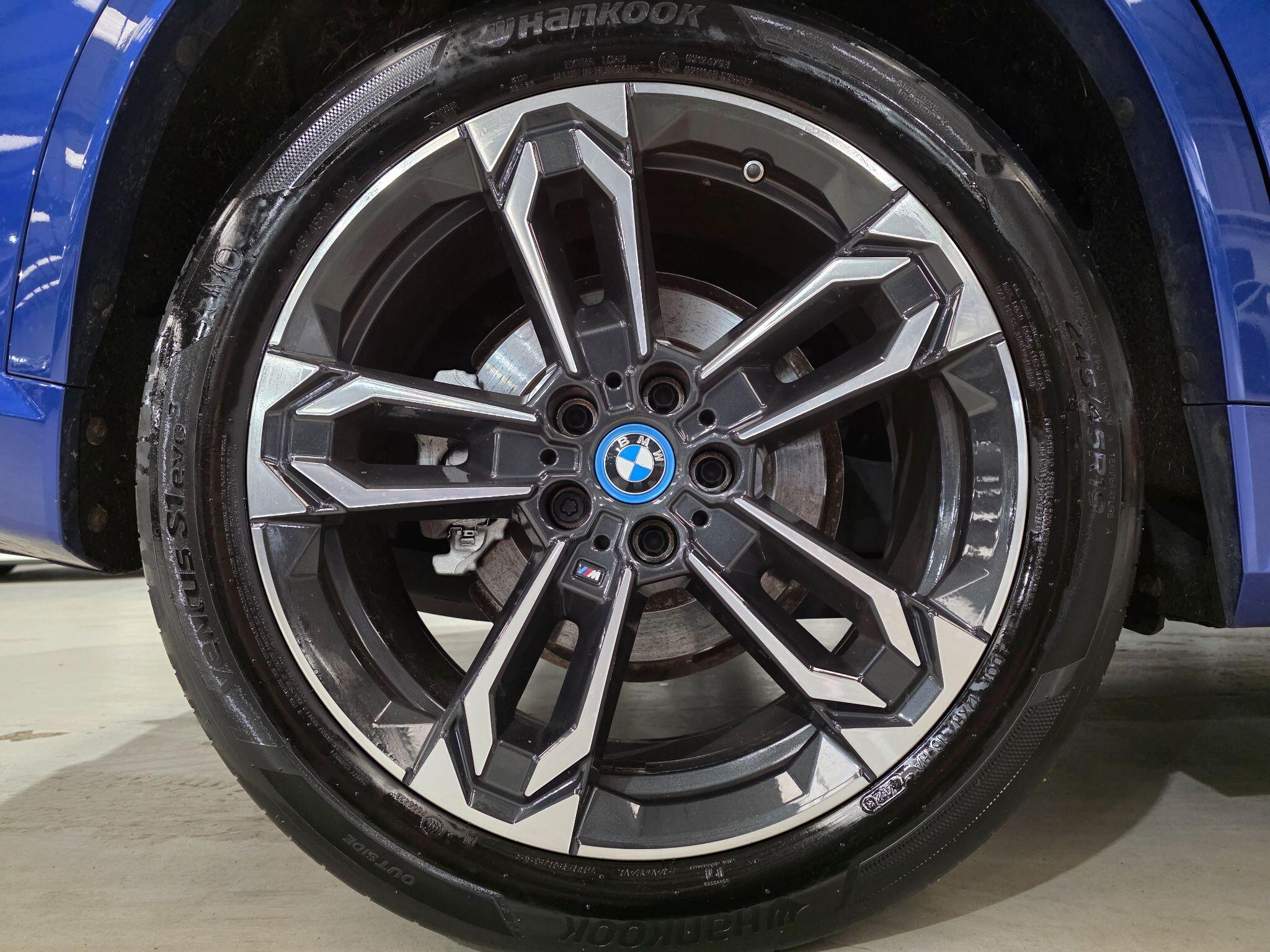 BMW Ix1 view 31