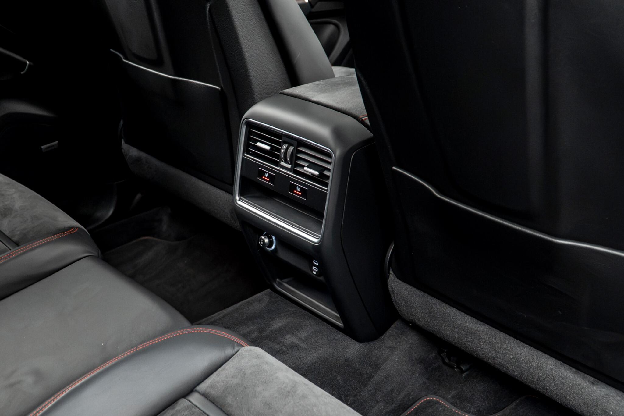 Porsche Cayenne view 47