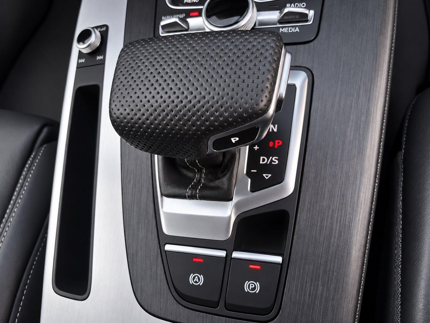 Audi Q5 view 26