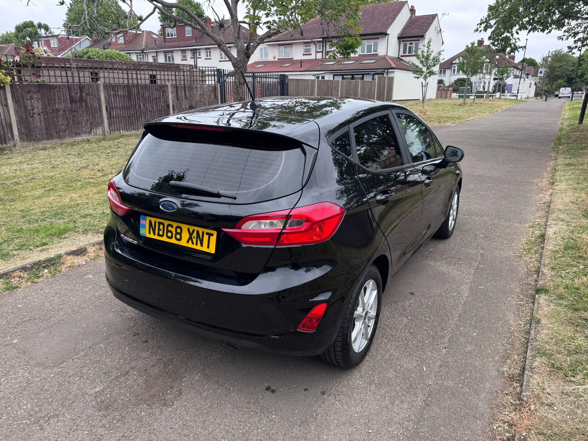 2018 Ford Fiesta image 8