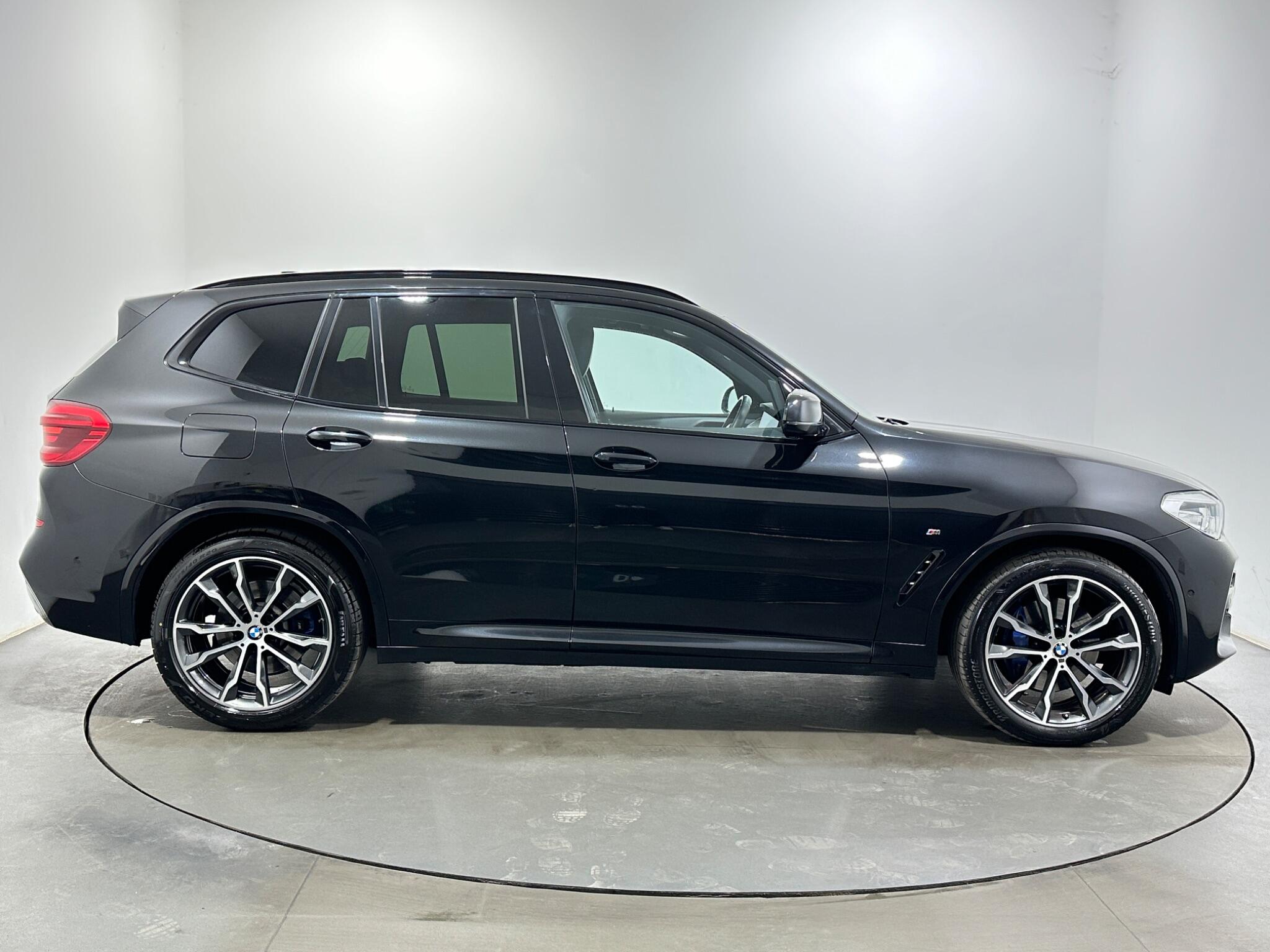BMW X3 view 9